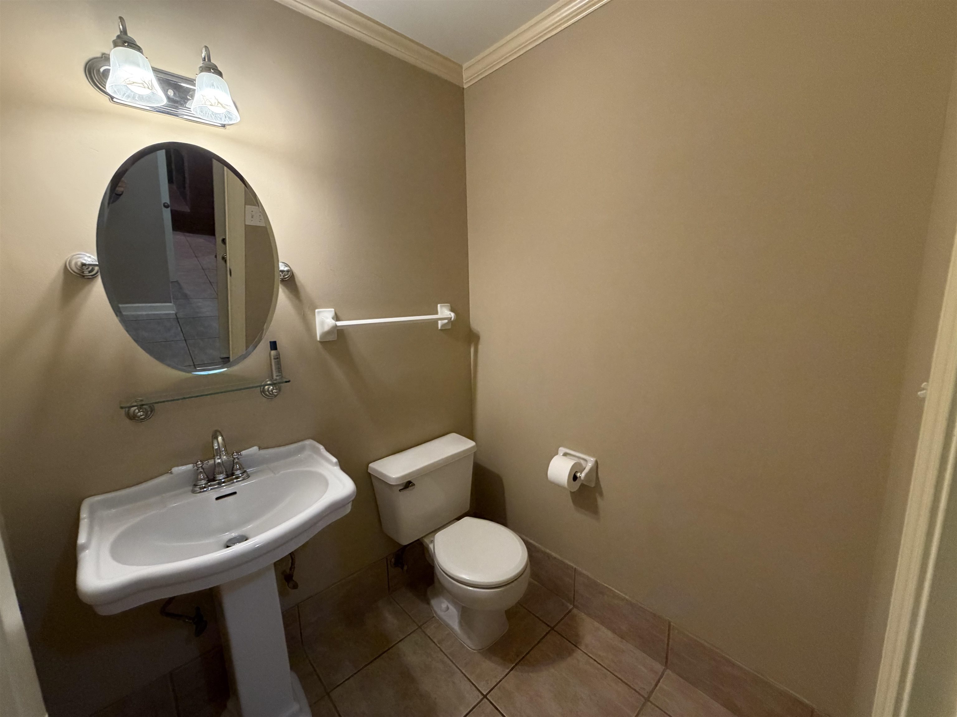 956 Rolling Oaks Ln Property Photo 10