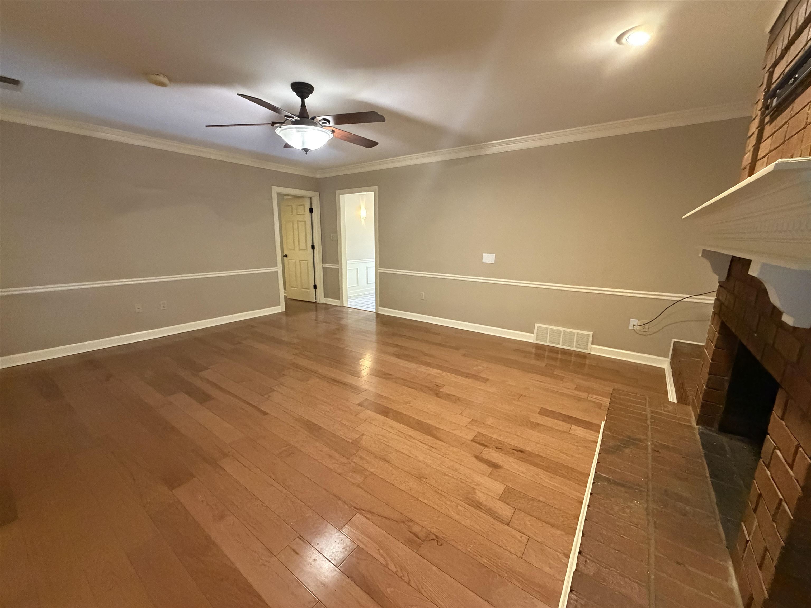 956 Rolling Oaks Ln Property Photo 13