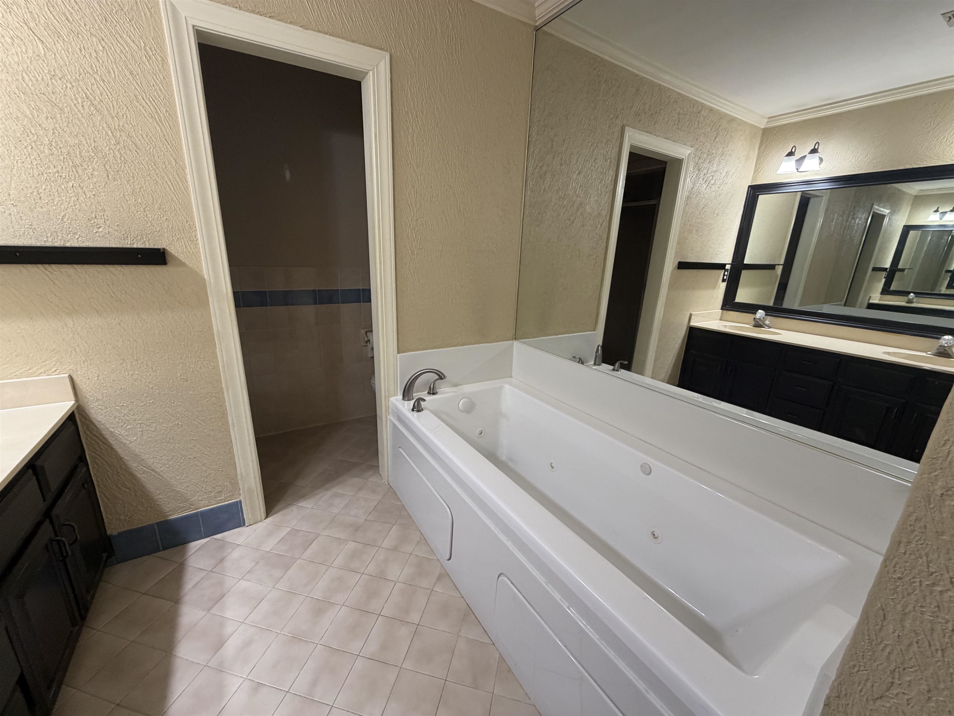956 Rolling Oaks Ln Property Photo 18