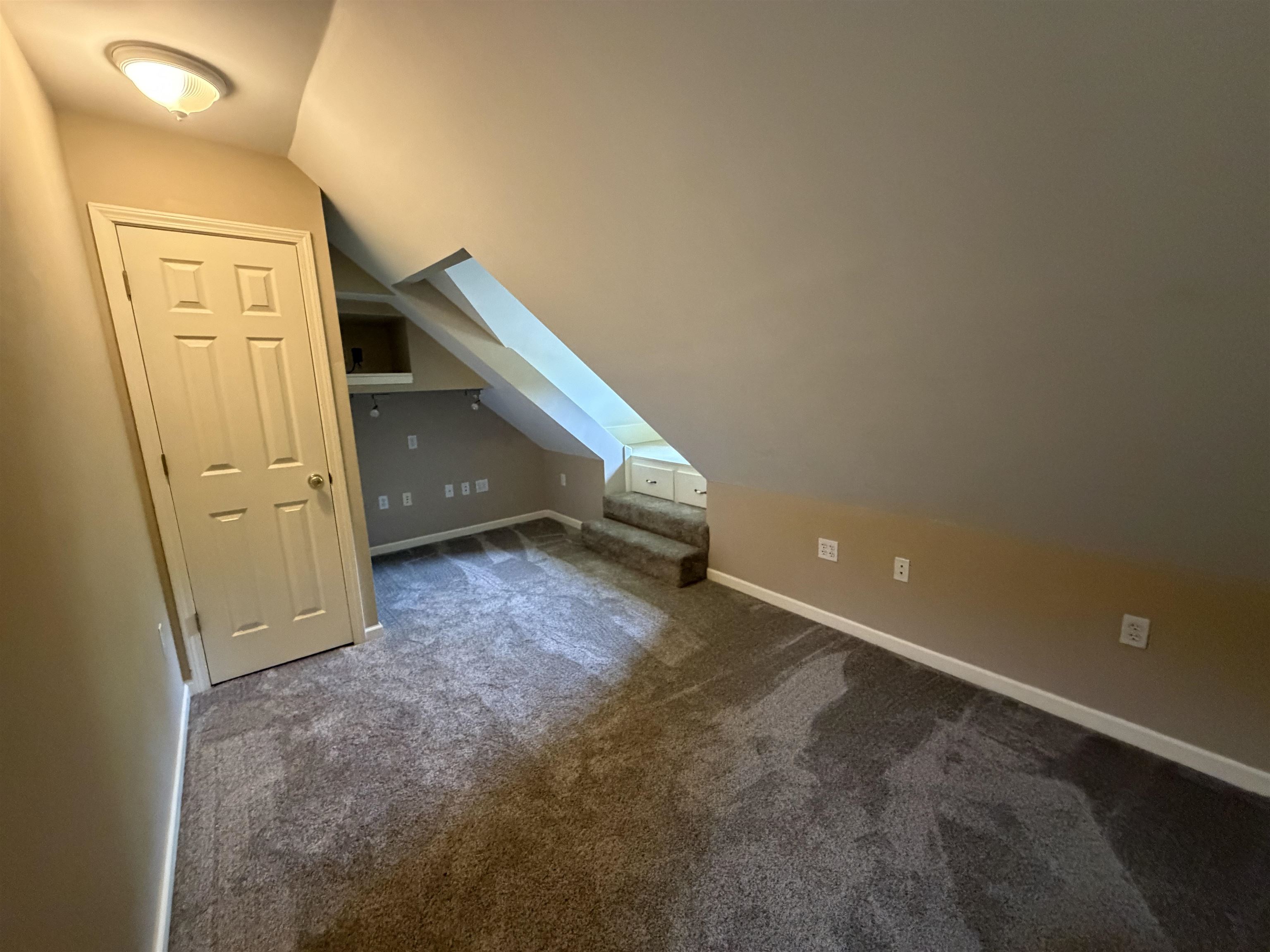 956 Rolling Oaks Ln Property Photo 22