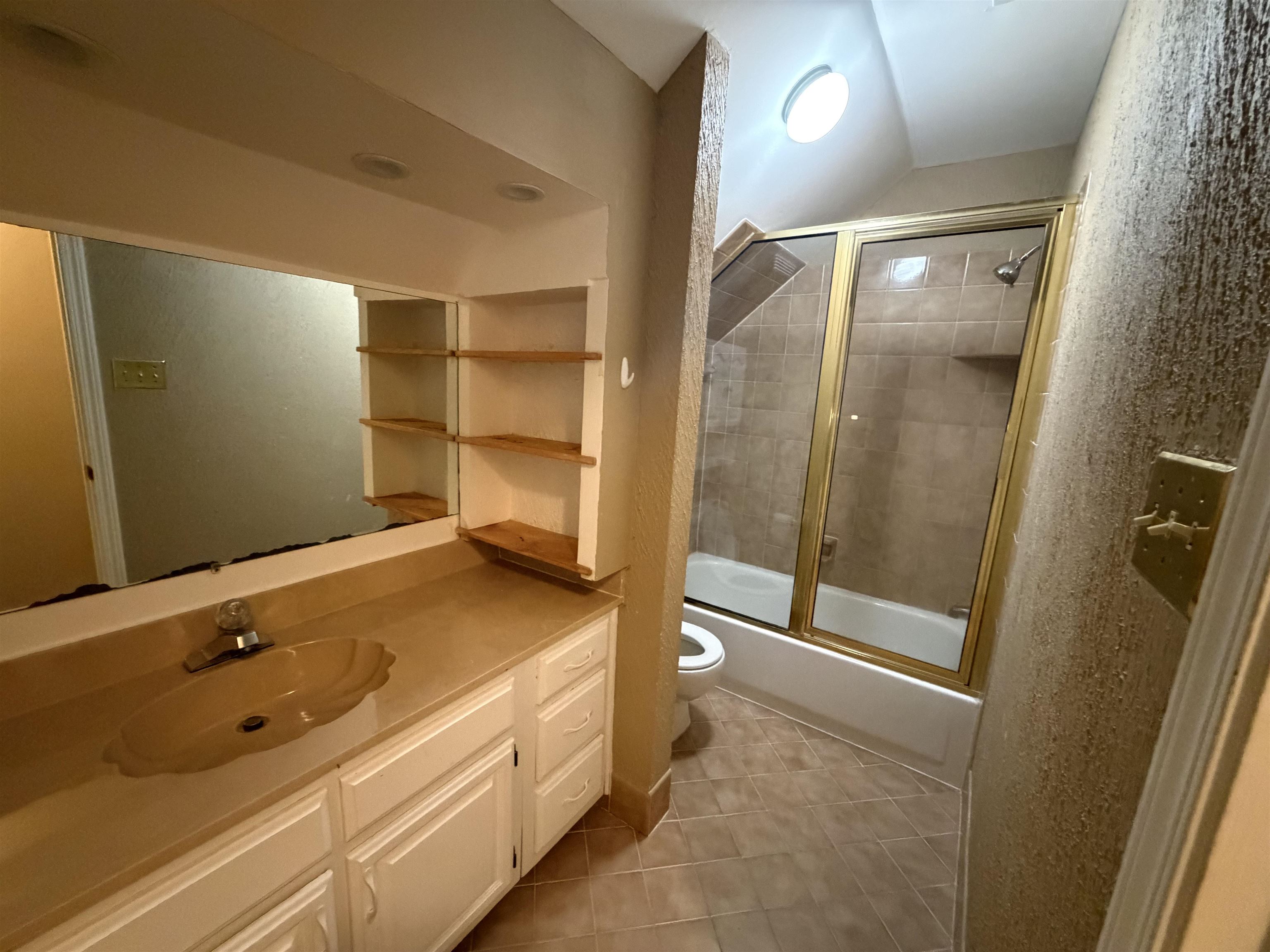 956 Rolling Oaks Ln Property Photo 23
