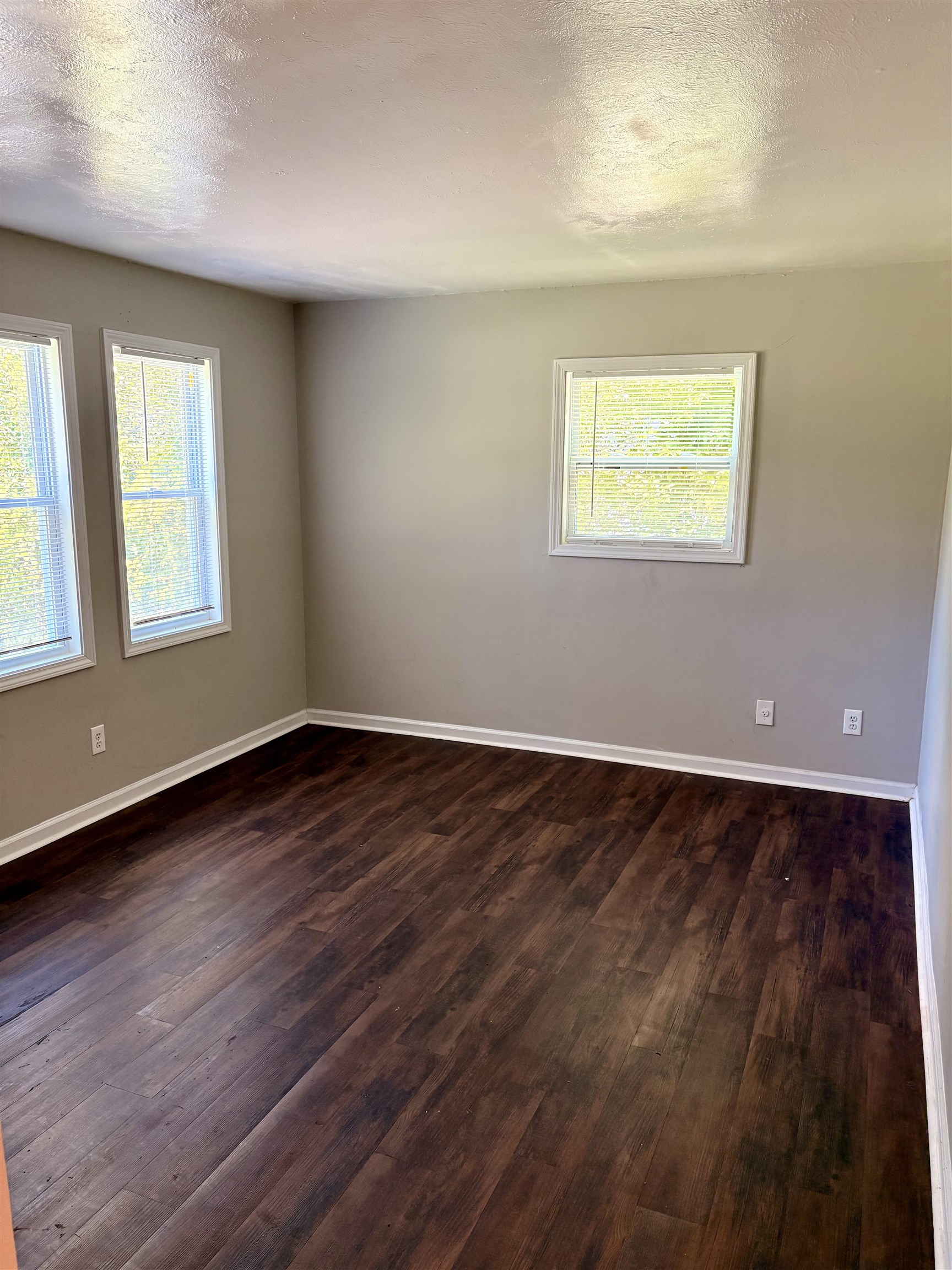 4530 Beacon Hill Dr Property Photo 4