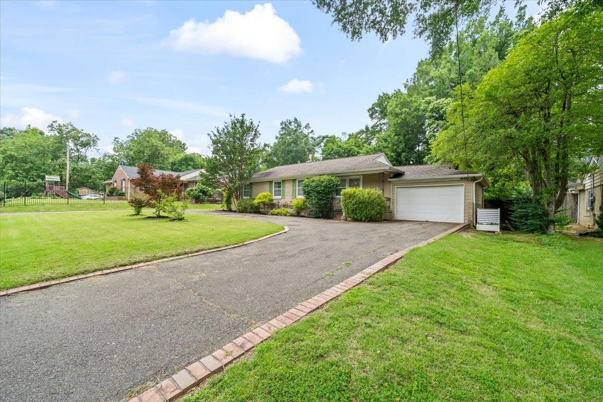 163 N Mendenhall Rd Property Photo 2