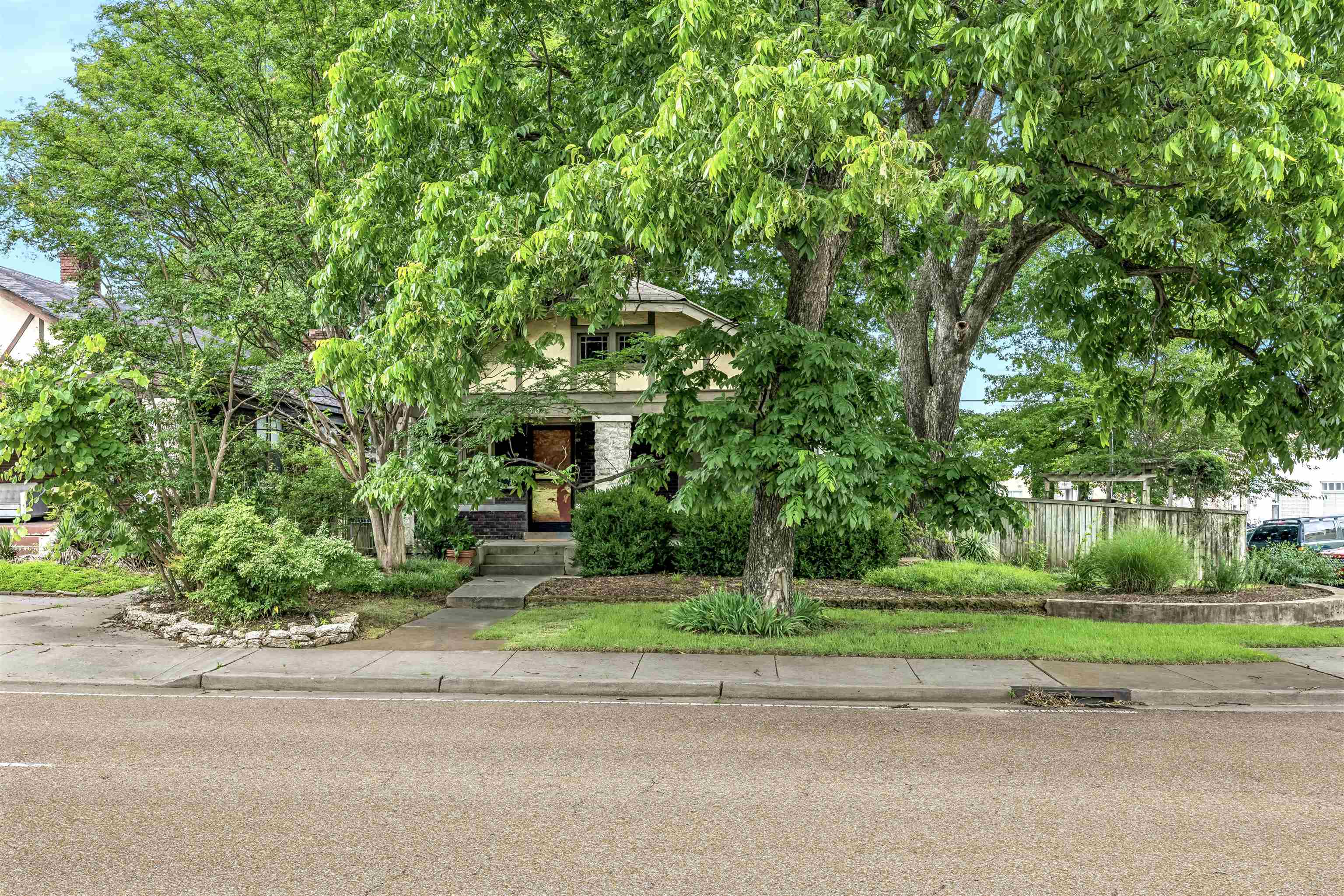 2562 Sam Cooper Blvd Property Photo 6