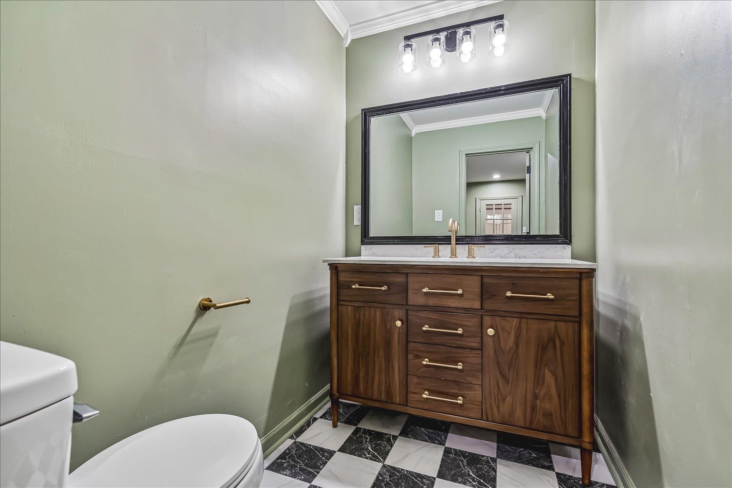 2040 Ridgeway Rd Property Photo 12