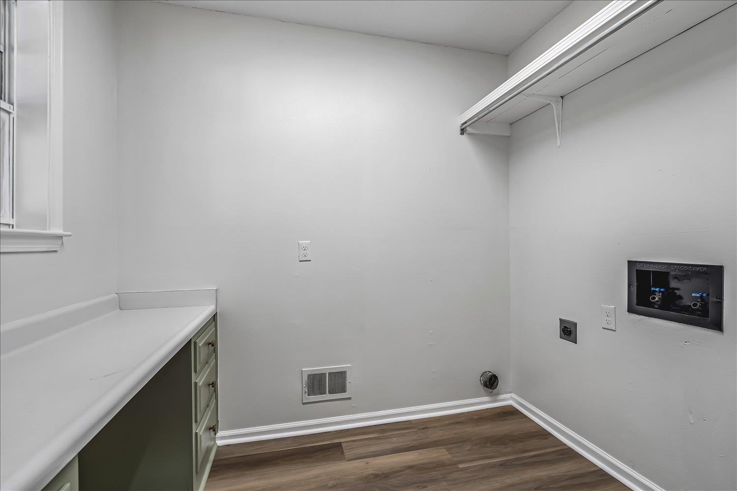 2040 Ridgeway Rd Property Photo 19