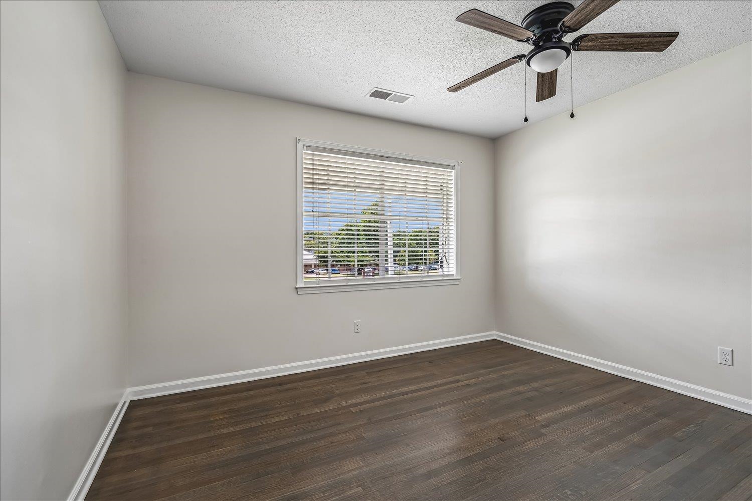 2040 Ridgeway Rd Property Photo 25