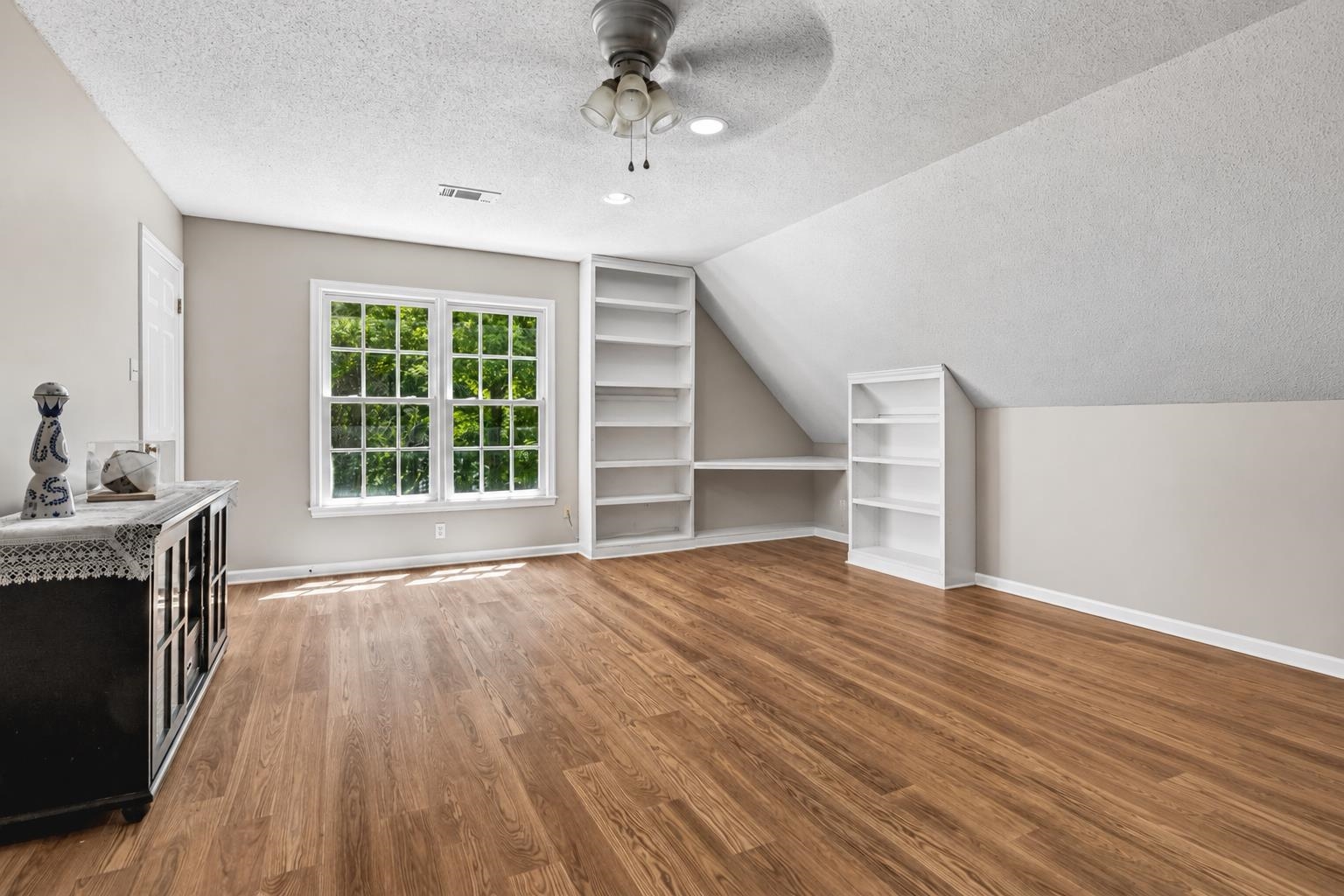 9324 Oak Knoll Cv Property Photo 28