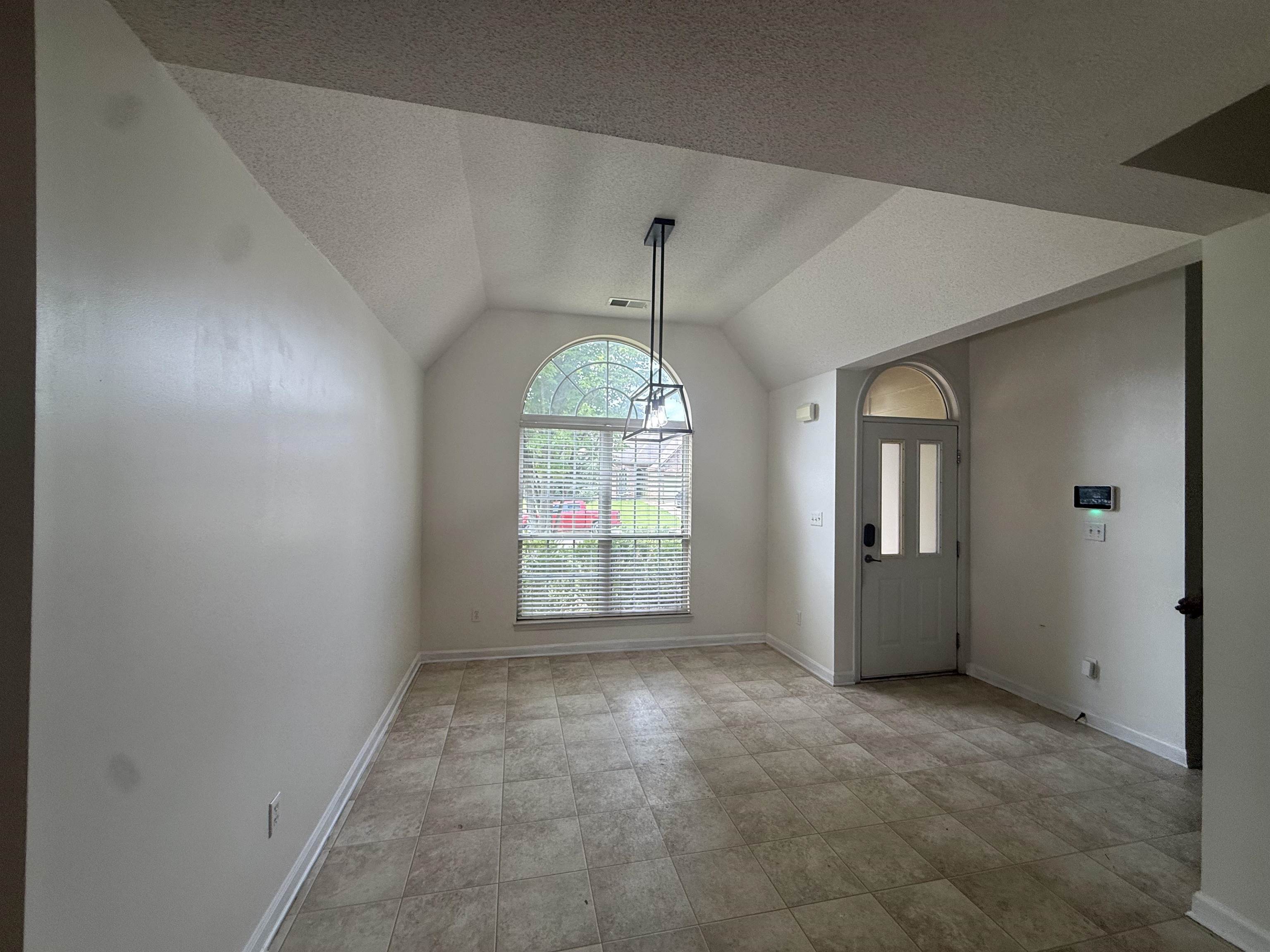 3967 Rasco Hills Dr Property Photo 3