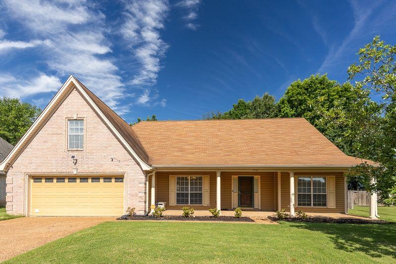 5115 BLUFF SPRINGS DR Property Photo 1