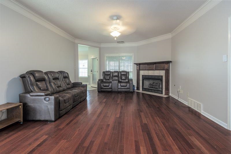 5115 Bluff Springs Dr Property Photo 2