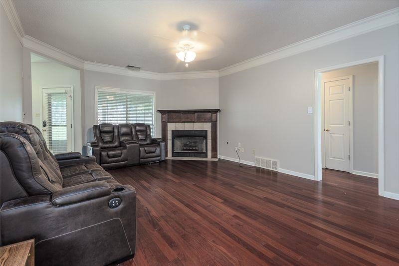 5115 Bluff Springs Dr Property Photo 4