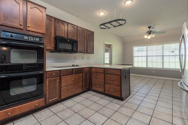 5115 Bluff Springs Dr Property Photo 14
