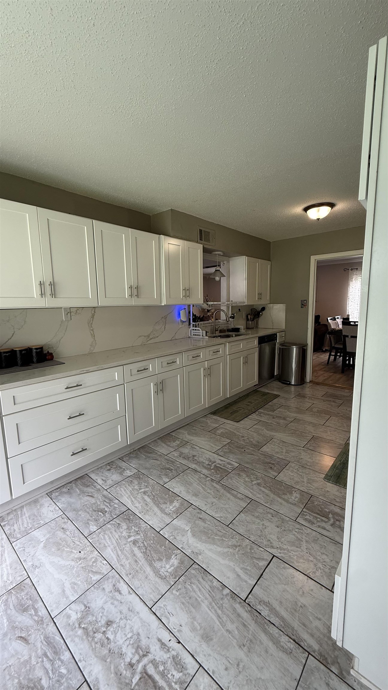 5882 Macleod Dr Property Photo 8
