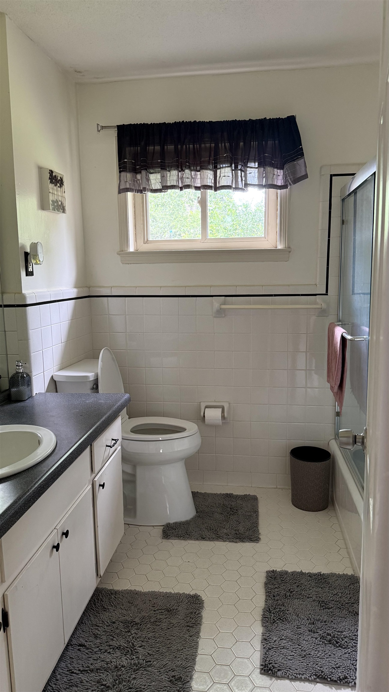5882 Macleod Dr Property Photo 10
