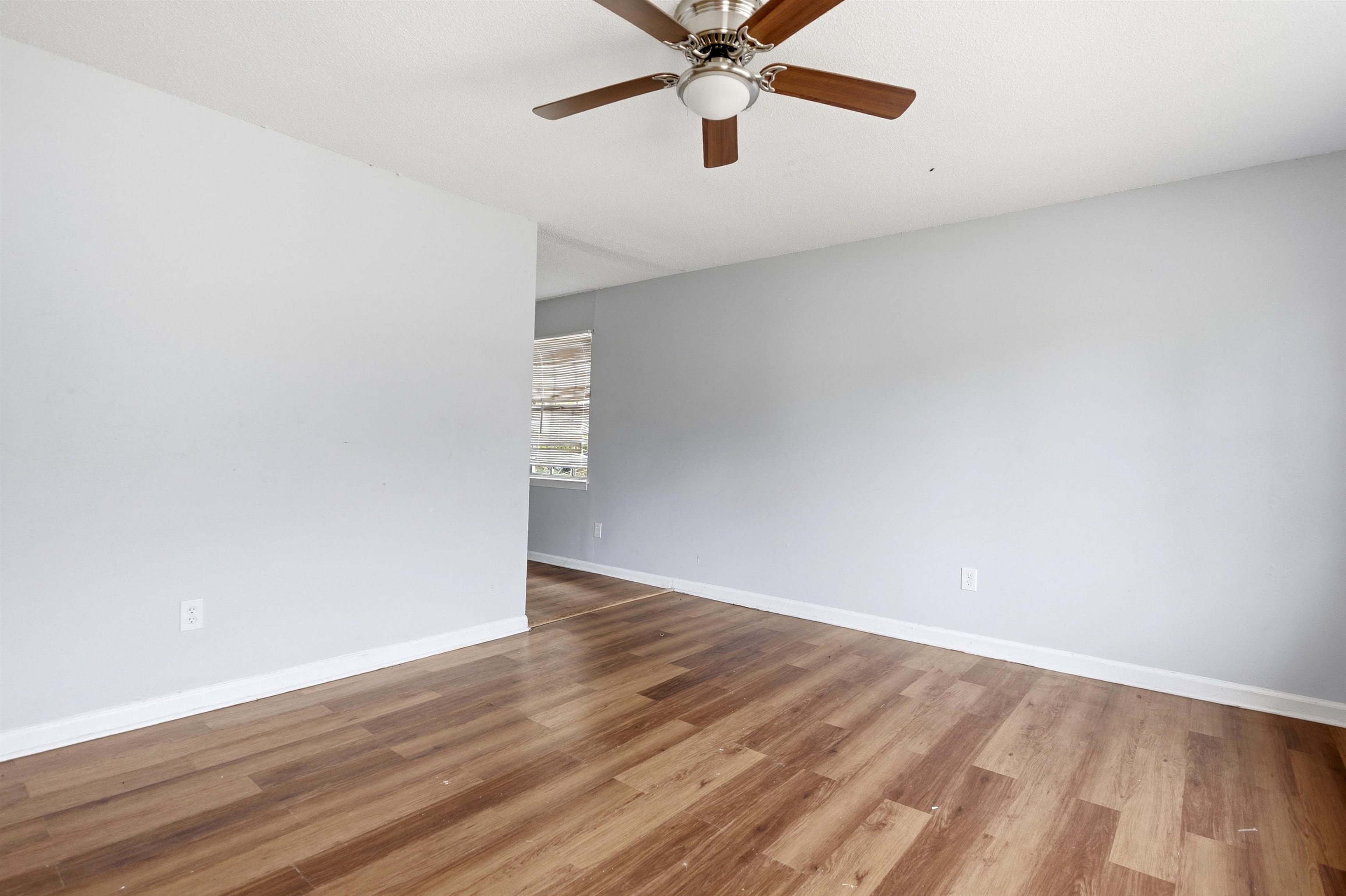 3807 Glenburee St Property Photo 2