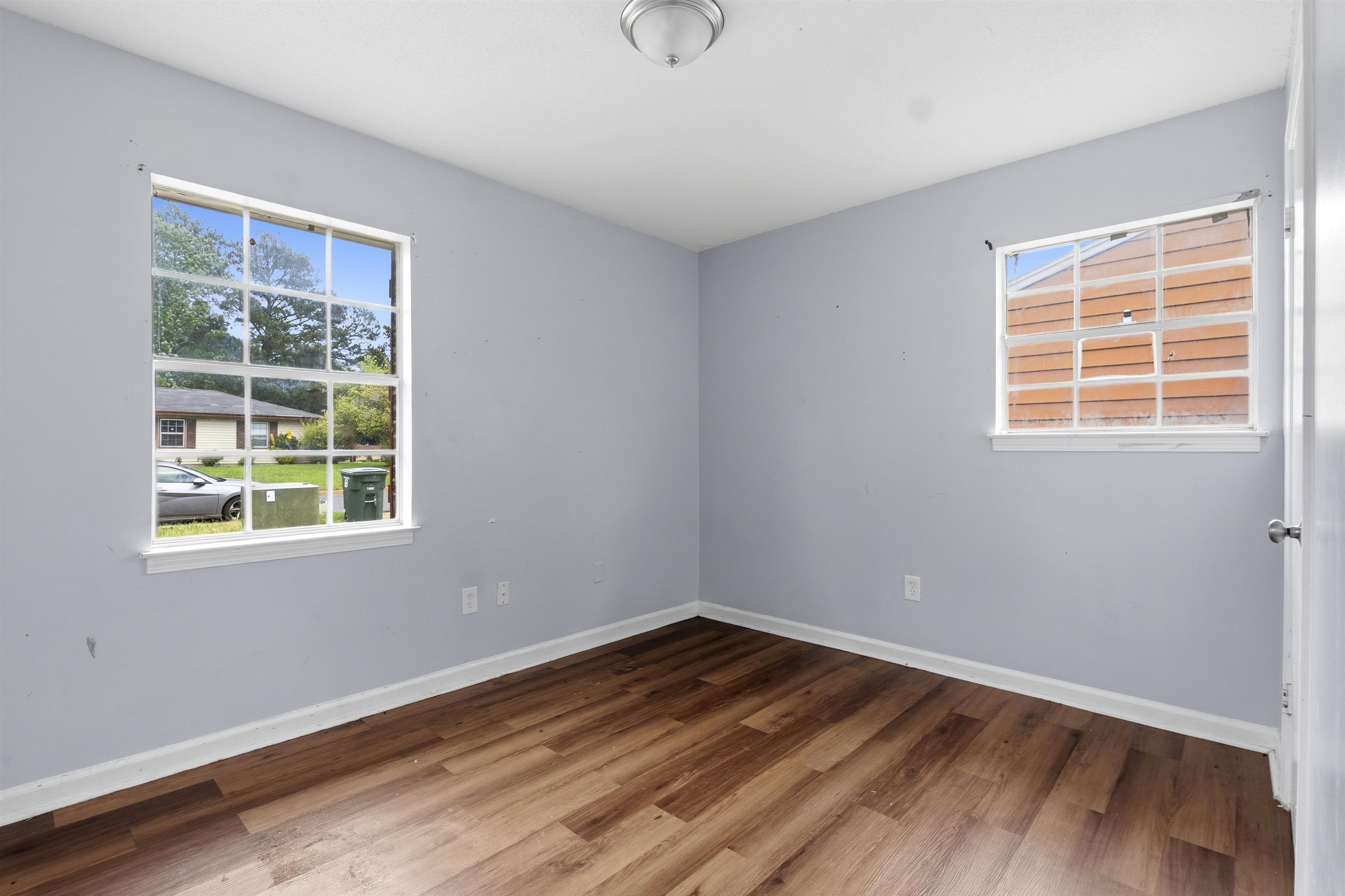 3807 Glenburee St Property Photo 6