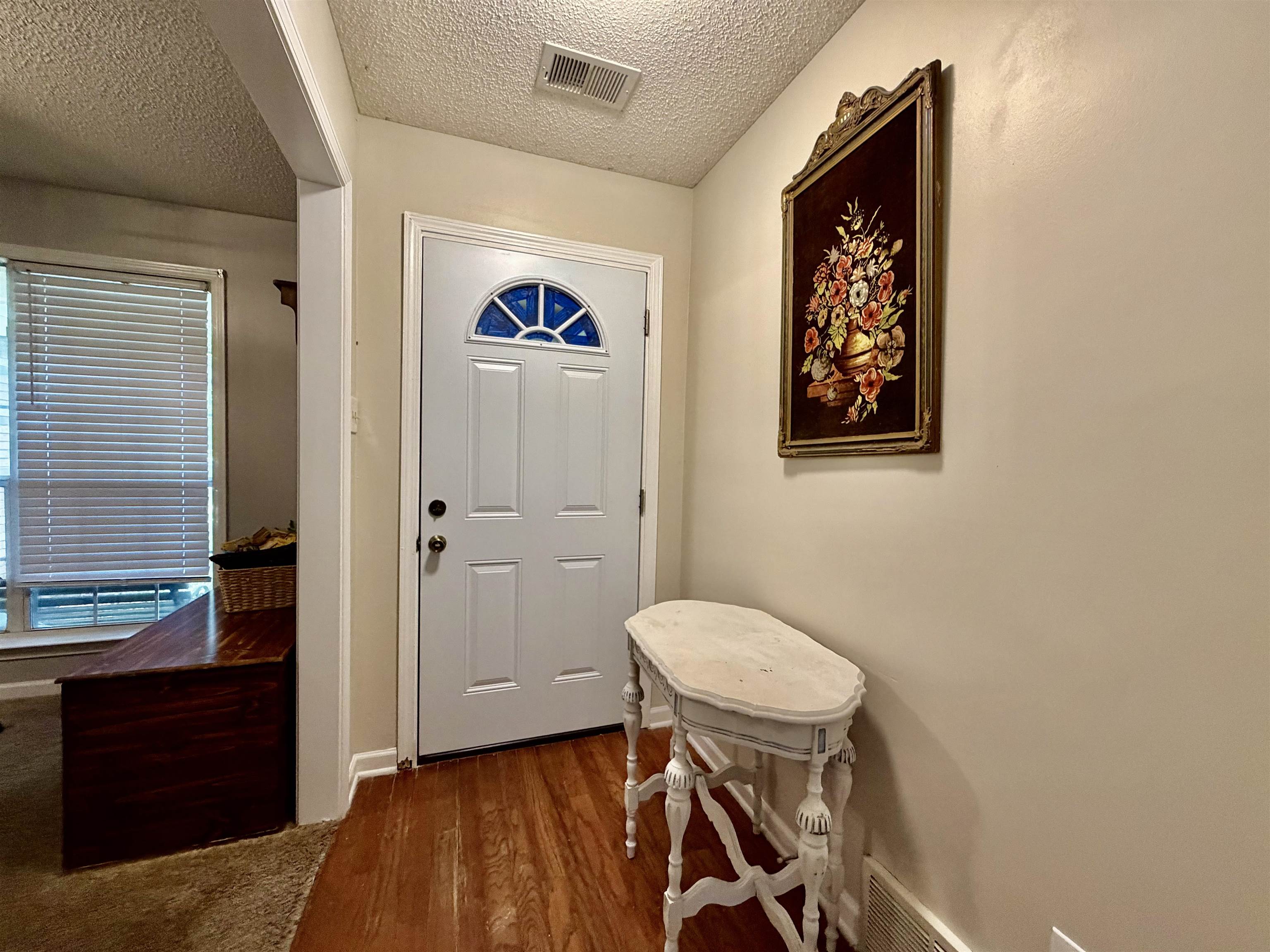 165 Dee Rd Property Photo 3