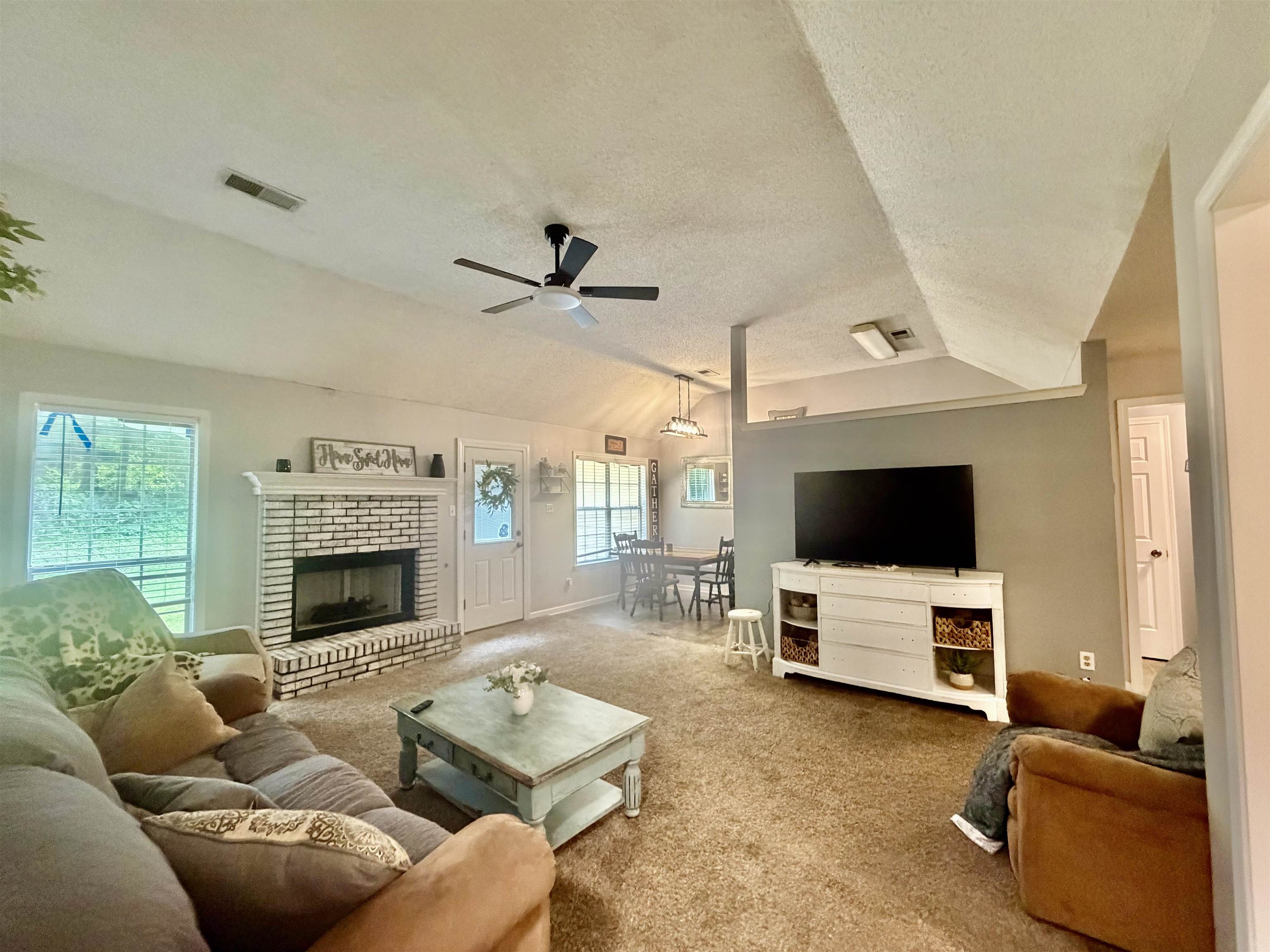 165 Dee Rd Property Photo 11