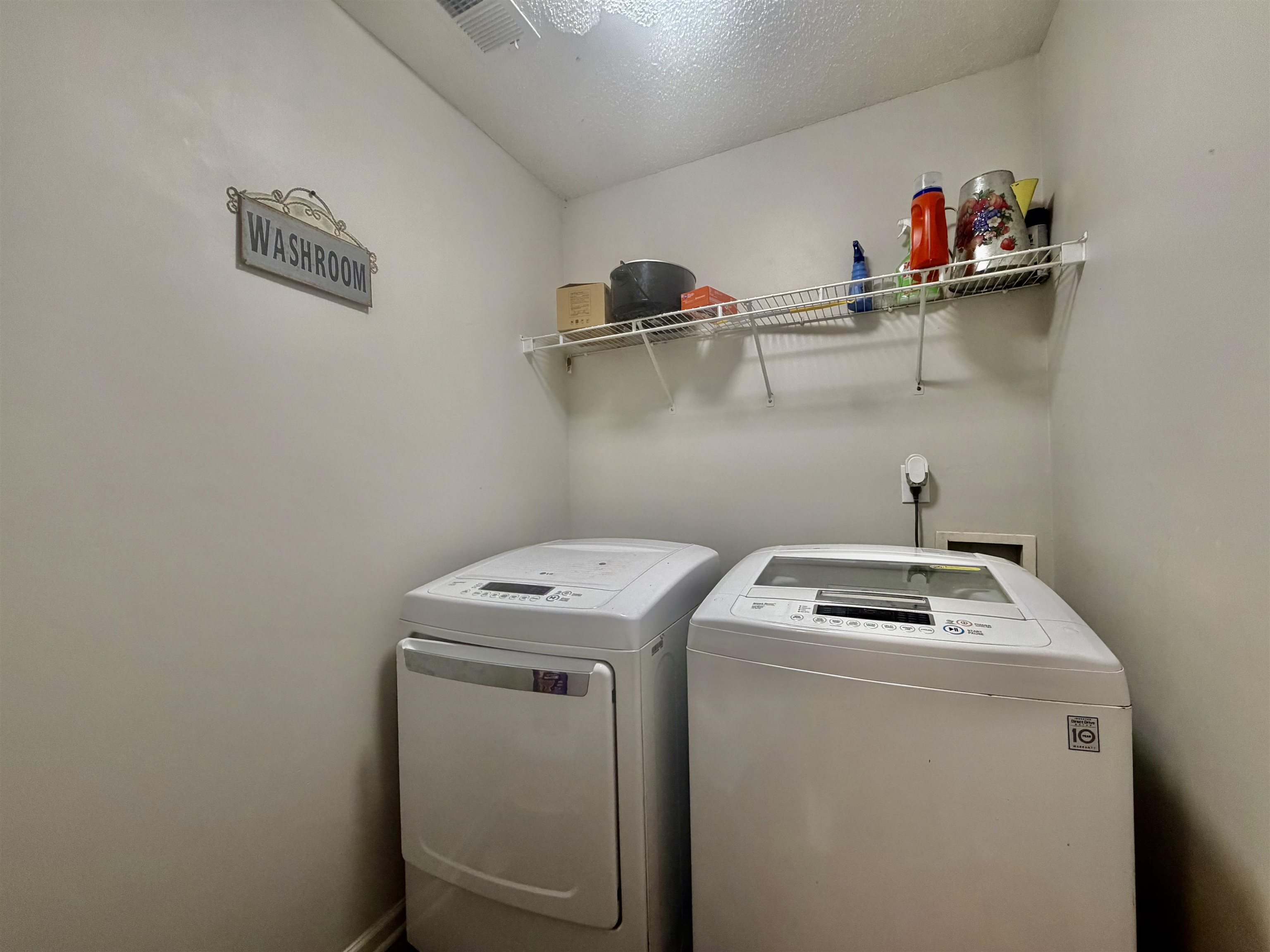 165 Dee Rd Property Photo 14