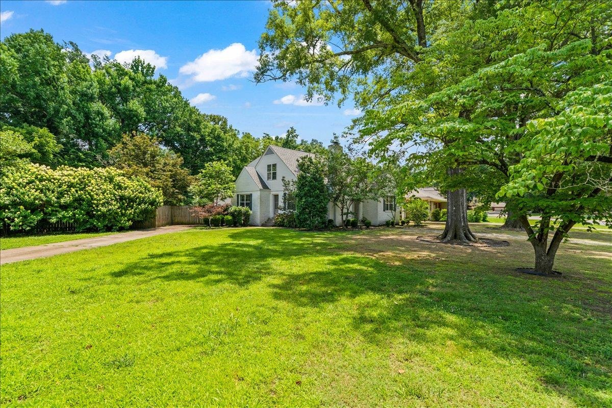 252 Barry Rd Property Photo 2