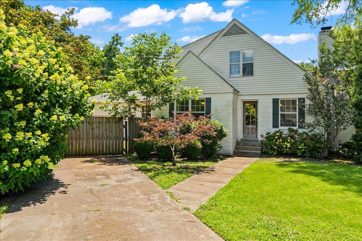 252 Barry Rd Property Photo 3
