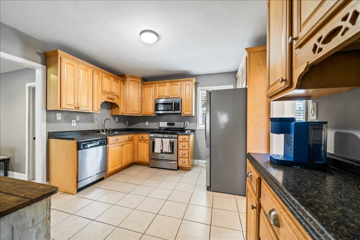 252 Barry Rd Property Photo 15