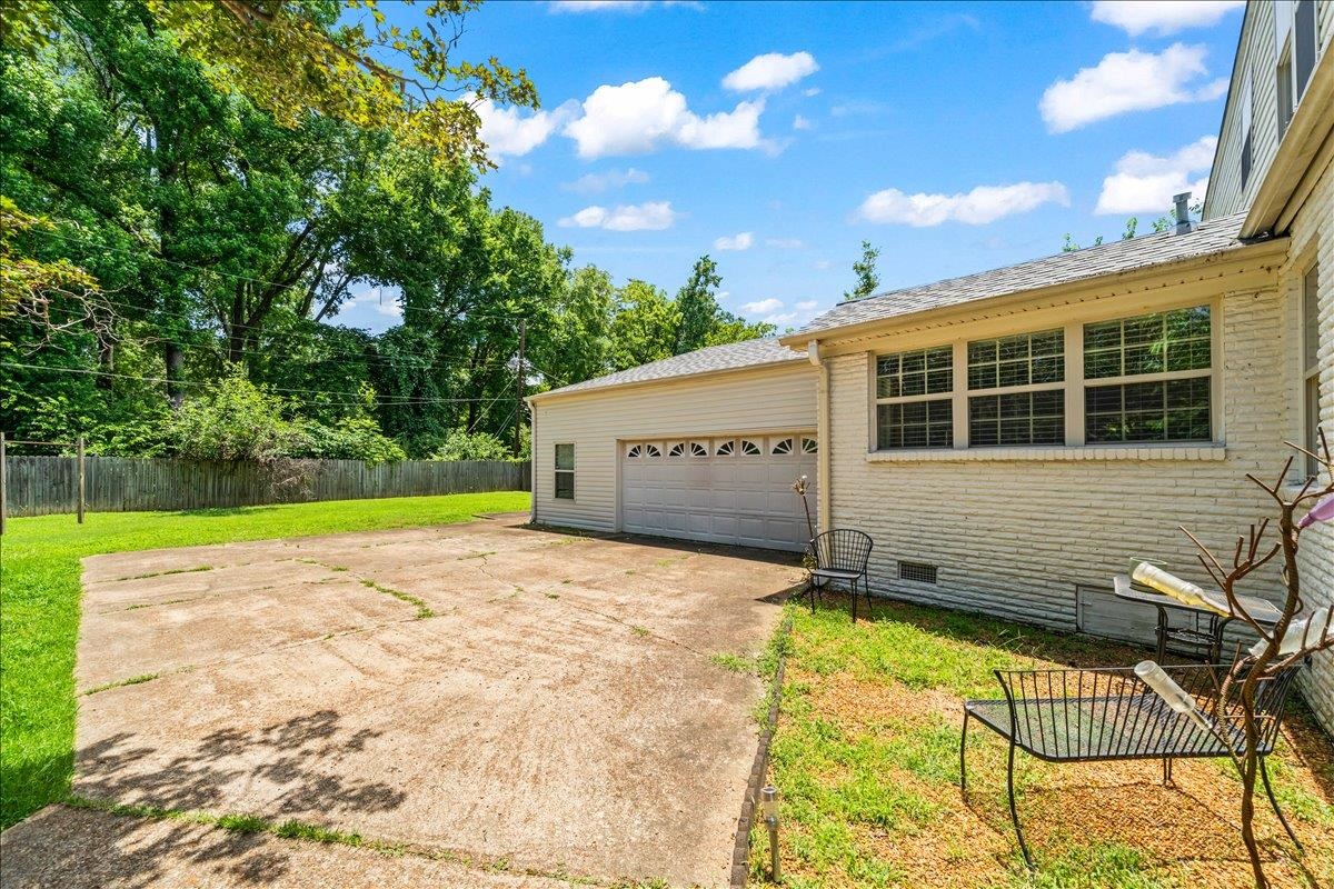 252 Barry Rd Property Photo 33