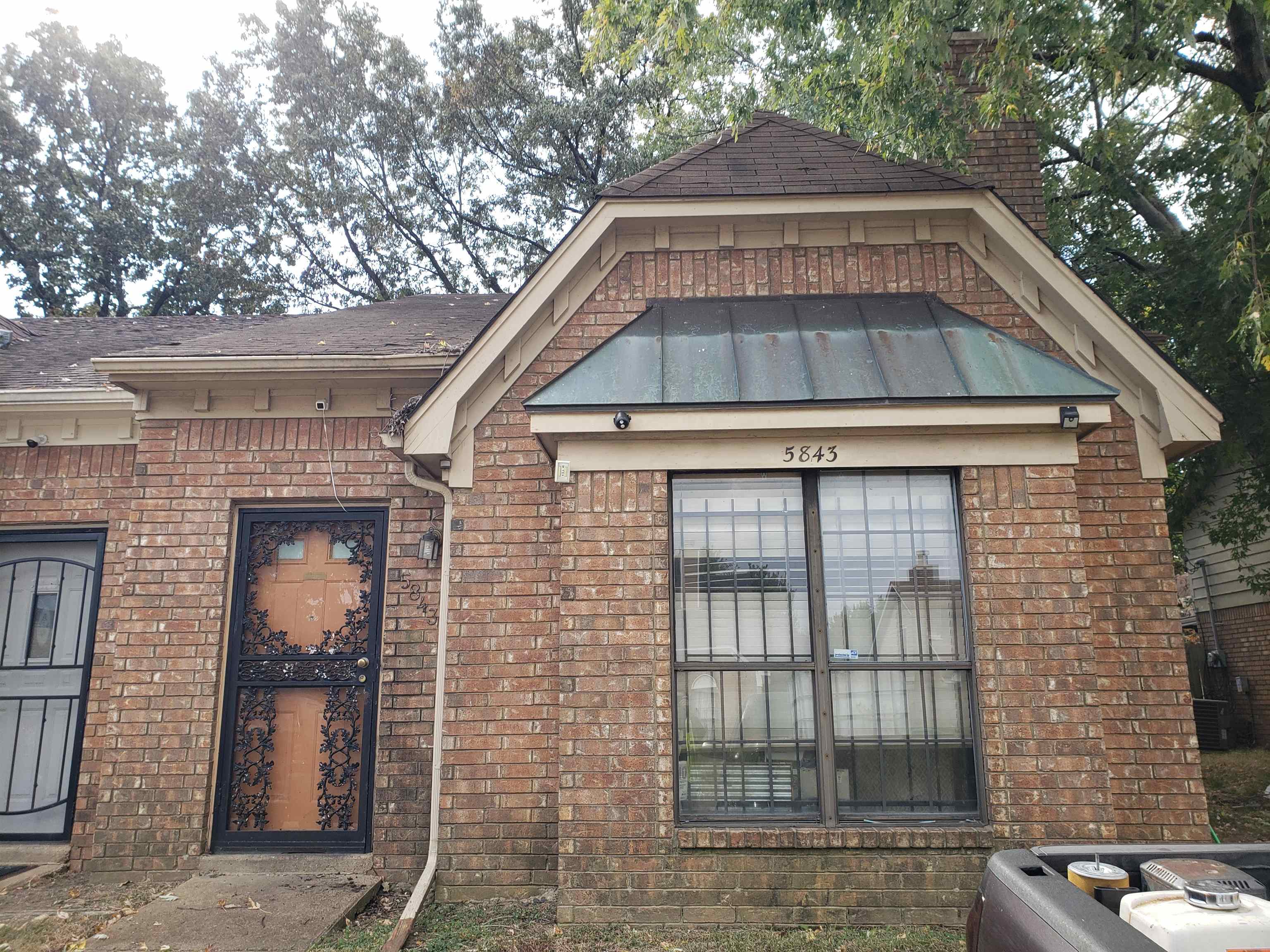 5843 PLUM VALLEY DR Property Photo 1