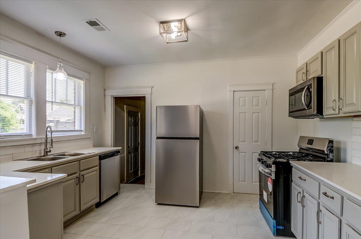 820 N Mcneil St Property Photo 4