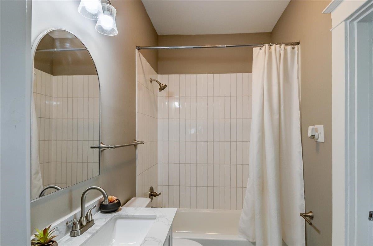 820 N Mcneil St Property Photo 10