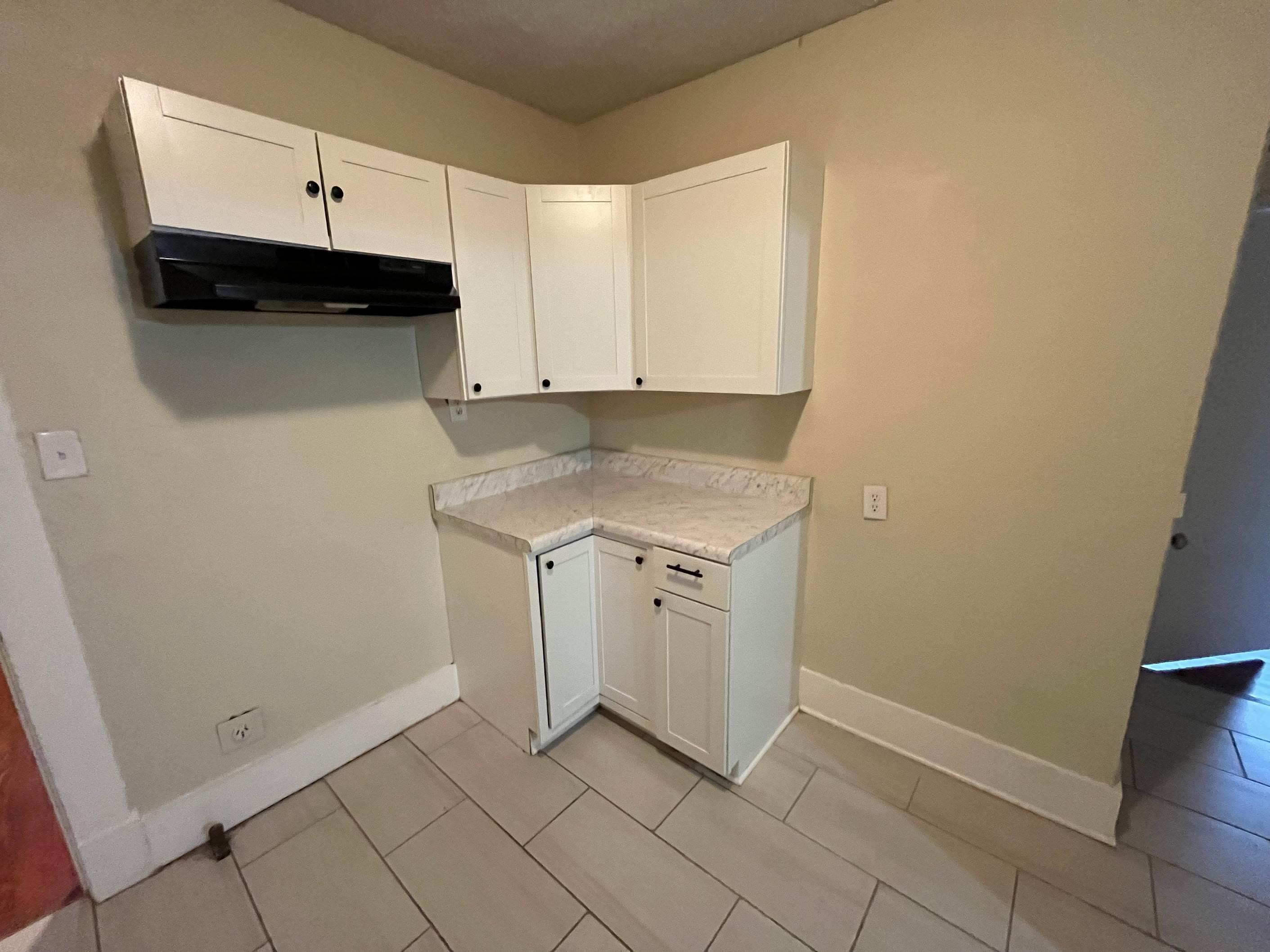 923 Garland St Property Photo 6