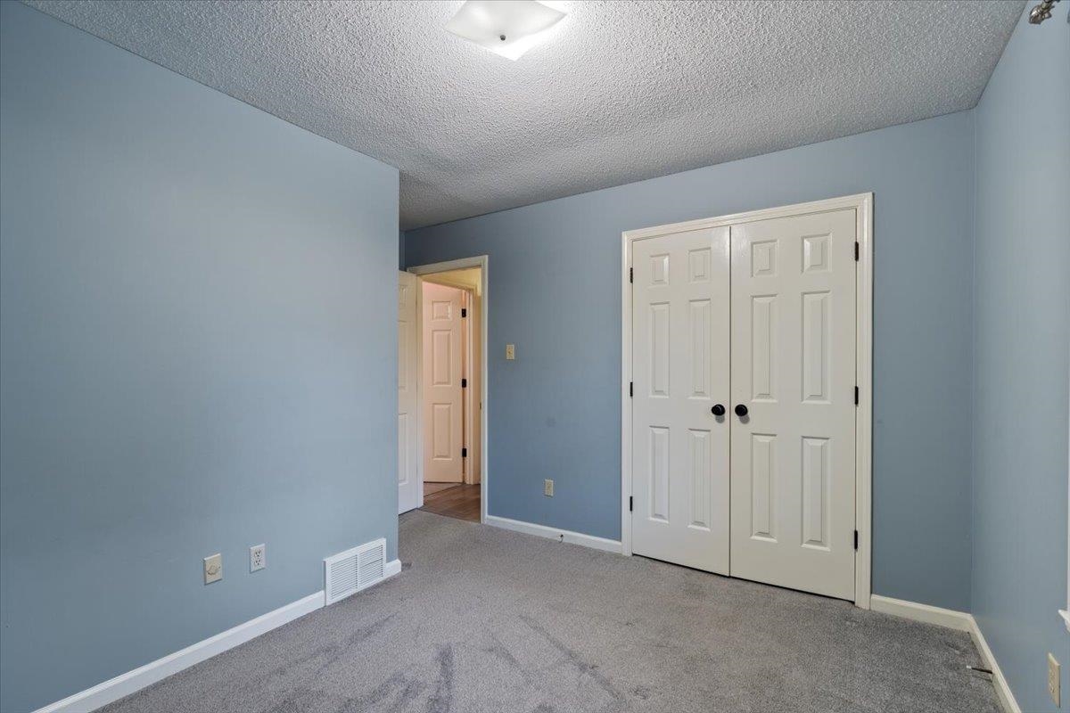 4765 Barkshire Dr Property Photo 9