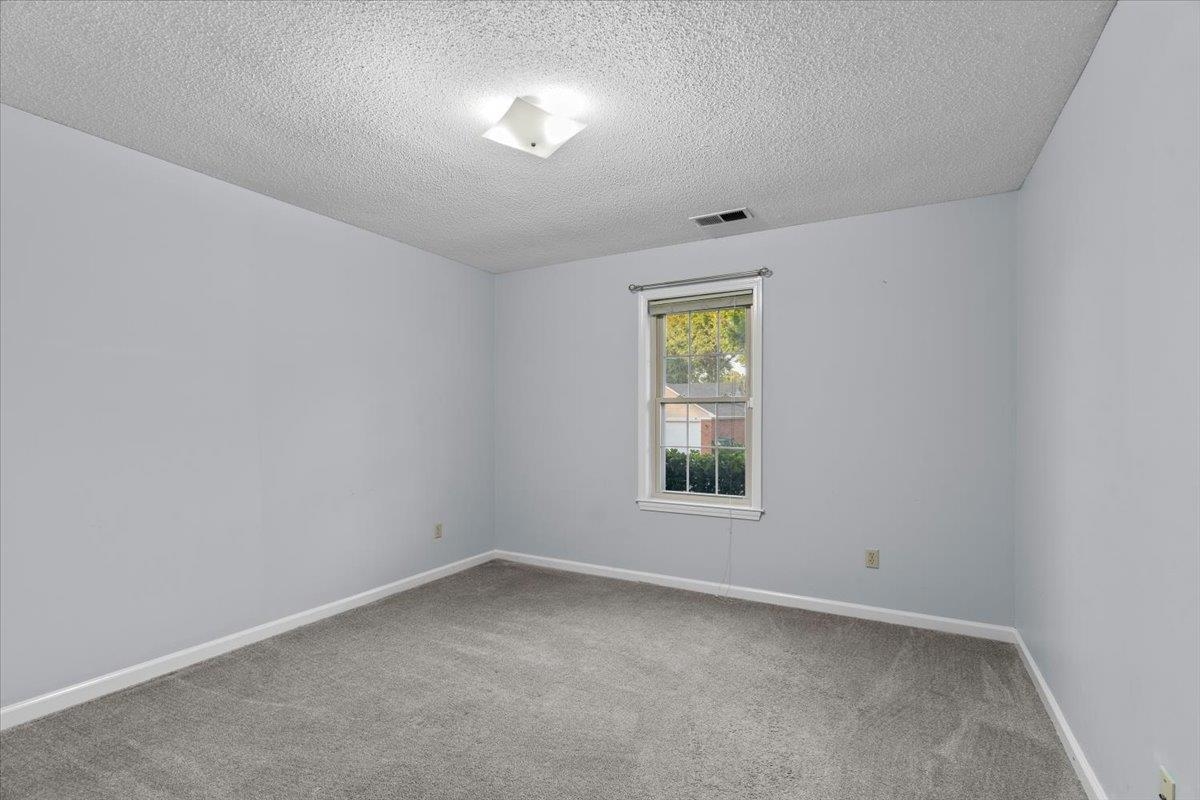 4765 Barkshire Dr Property Photo 11