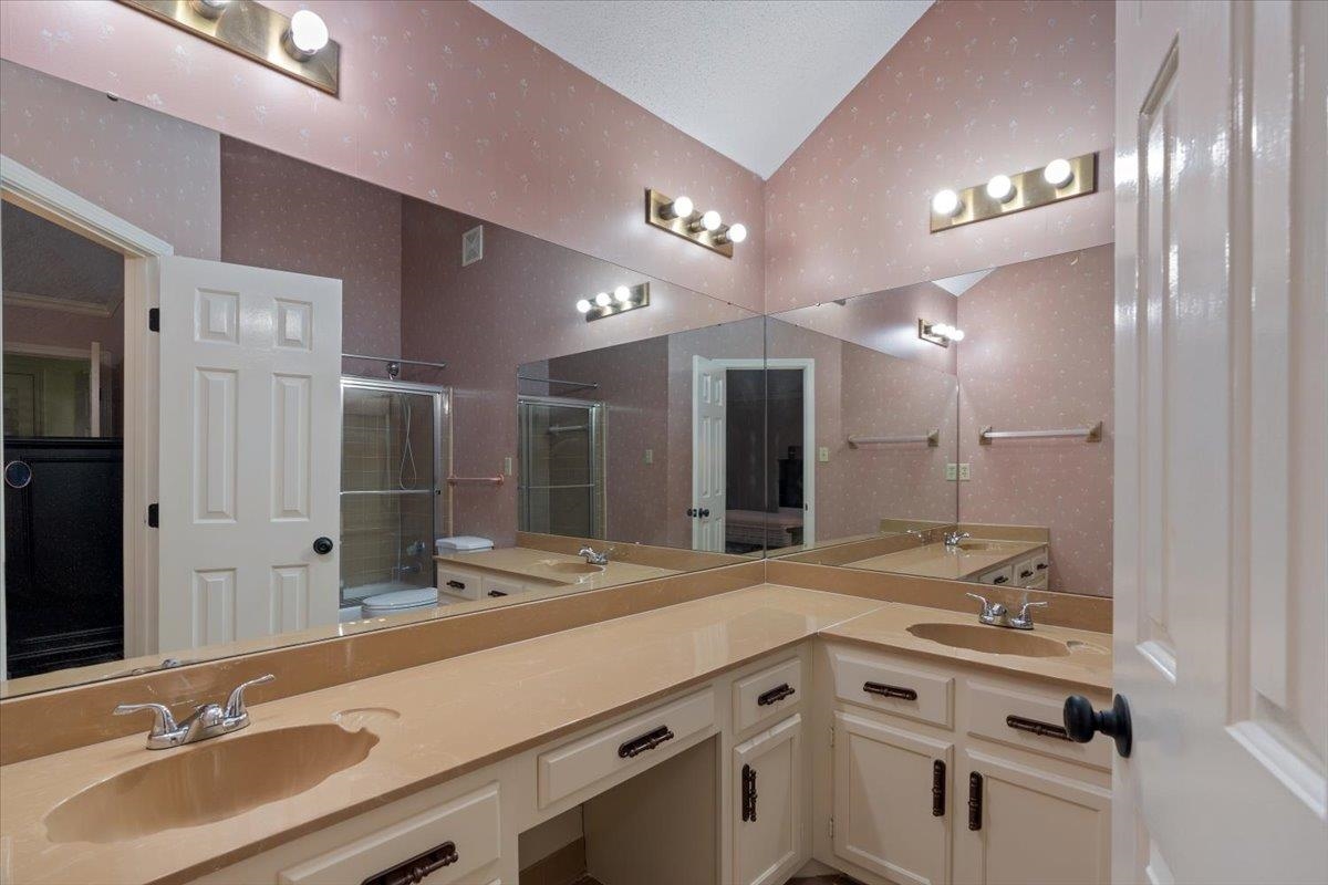 4765 Barkshire Dr Property Photo 16