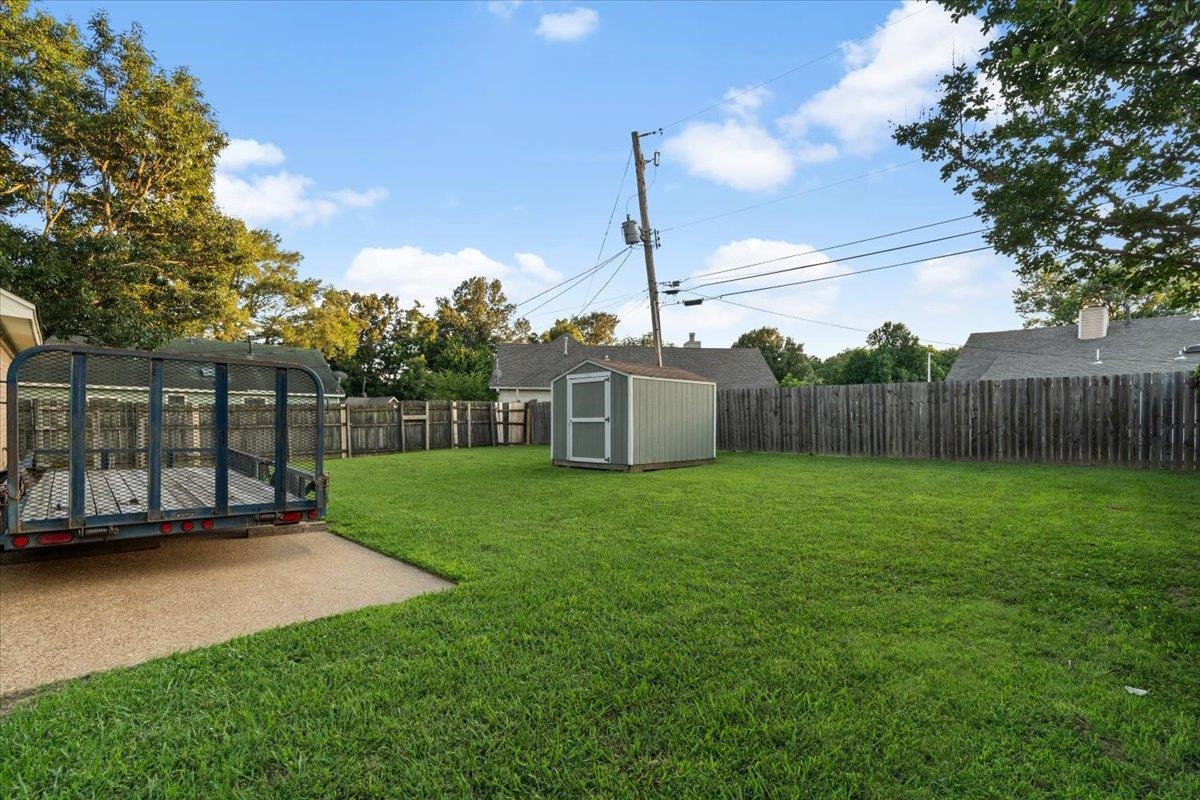 4765 Barkshire Dr Property Photo 18