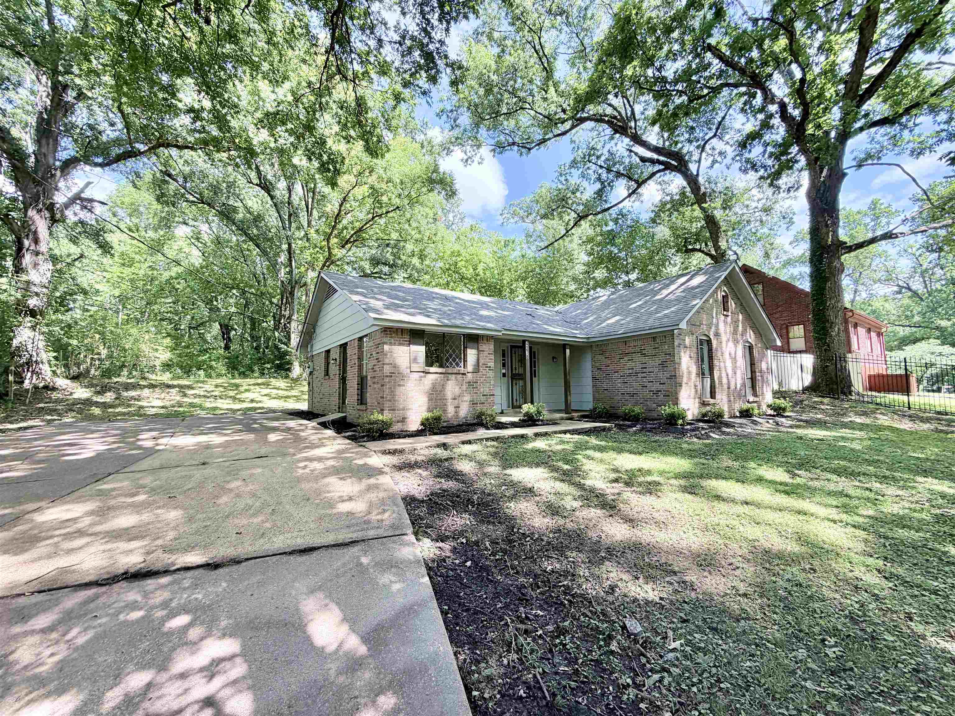 4278 Auburn Rd Property Photo 4