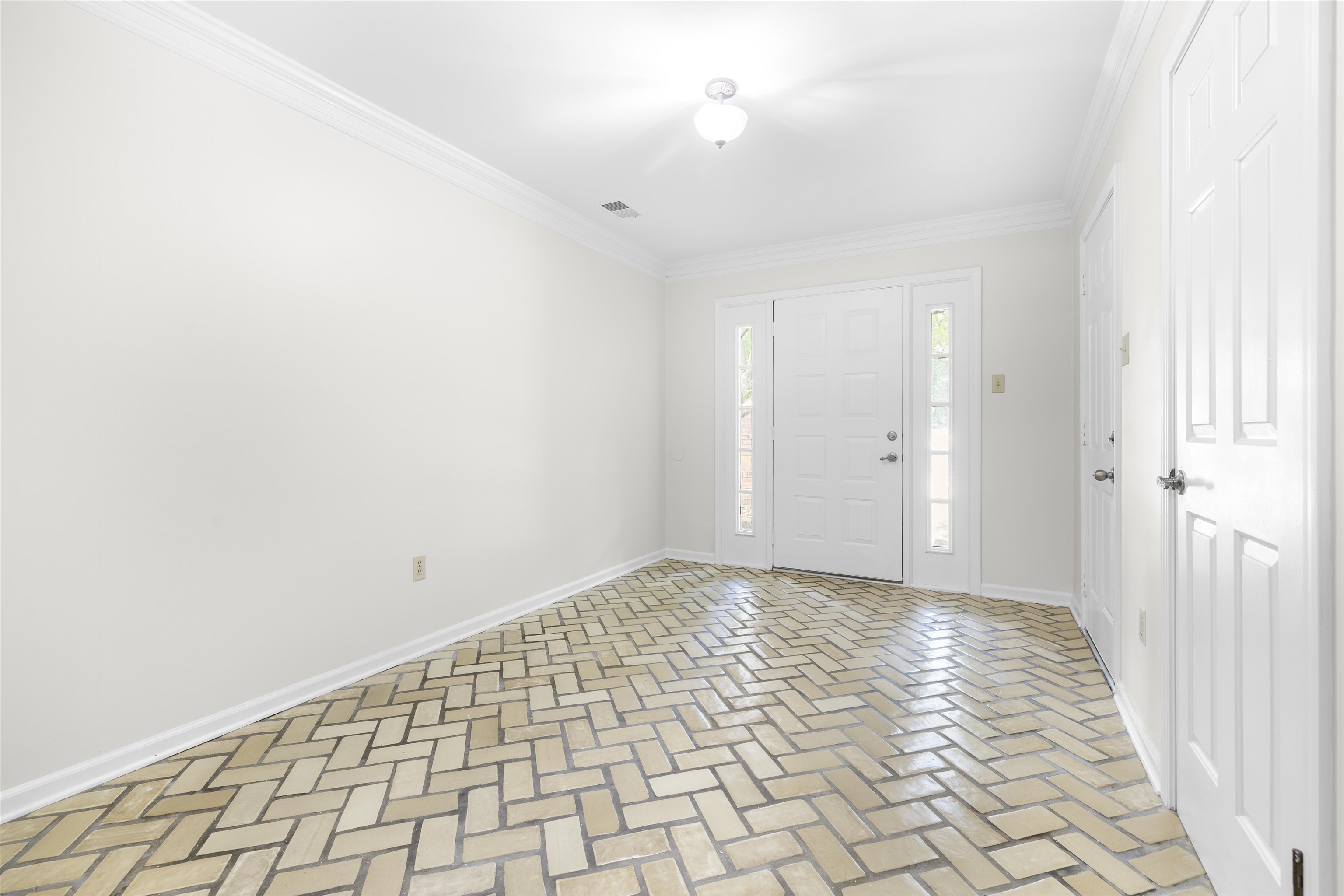 3144 Lygon Cv Property Photo 3