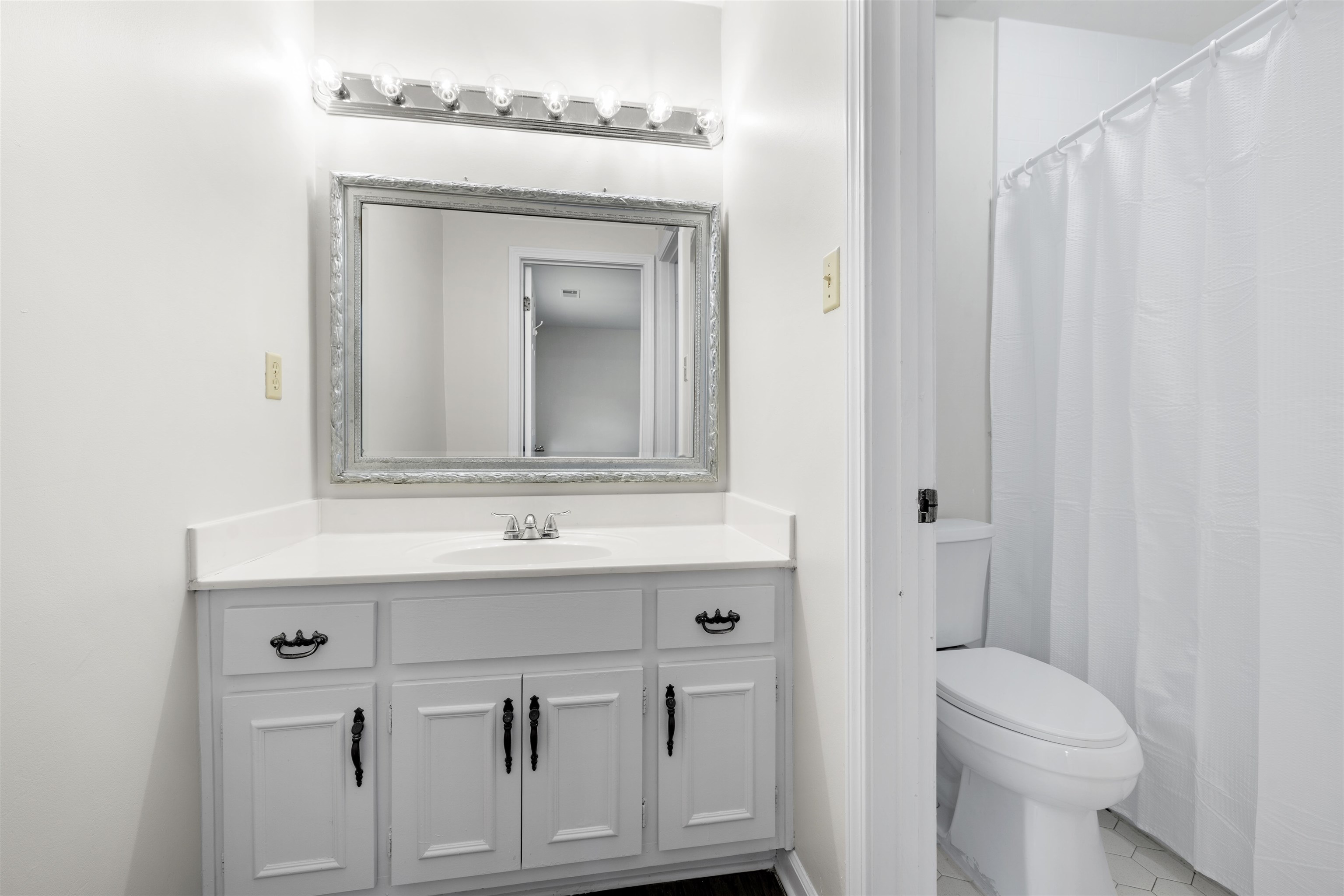3144 Lygon Cv Property Photo 12