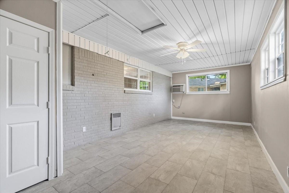 1176 S White Station Rd Property Photo 10