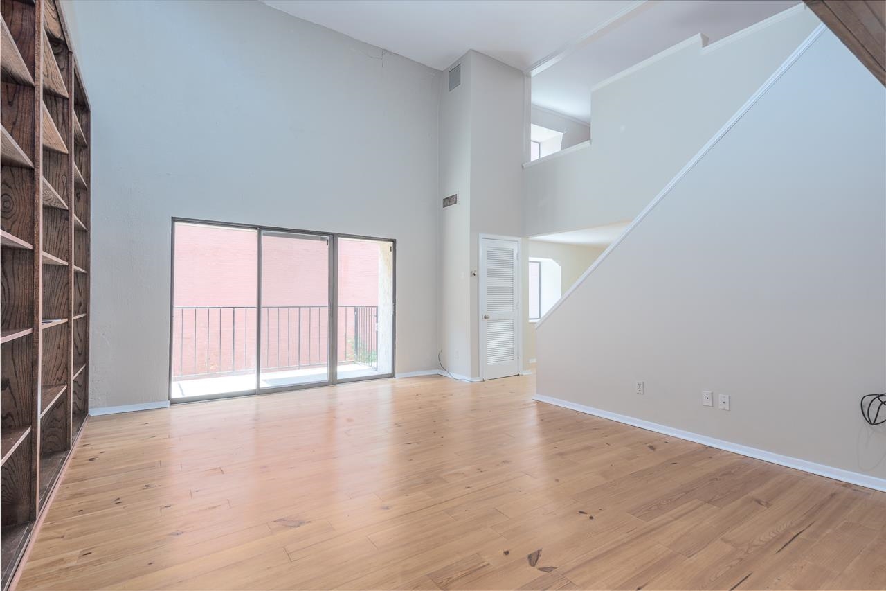 107 S Front St 34 Property Photo 8