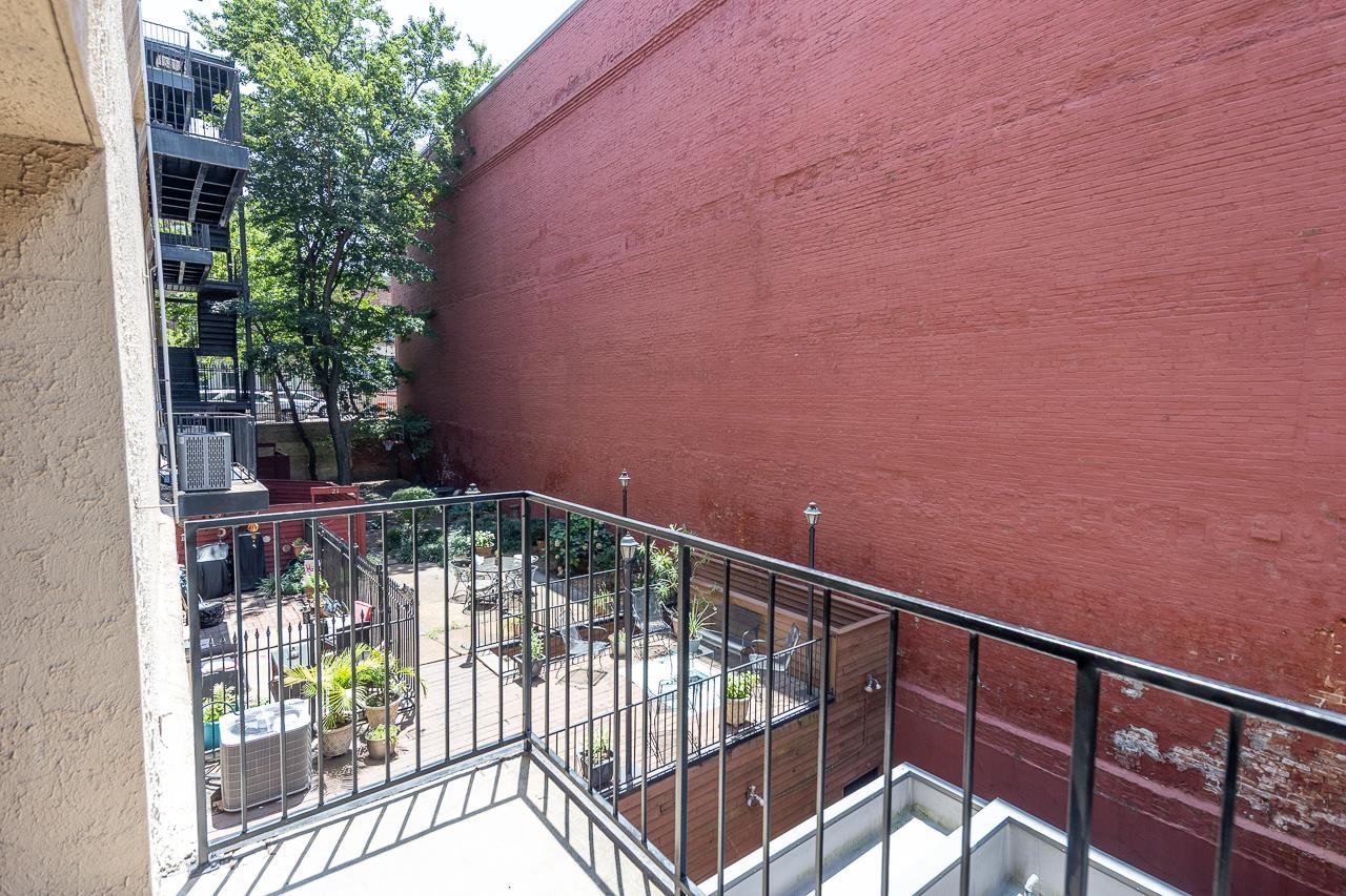 107 S Front St 34 Property Photo 23