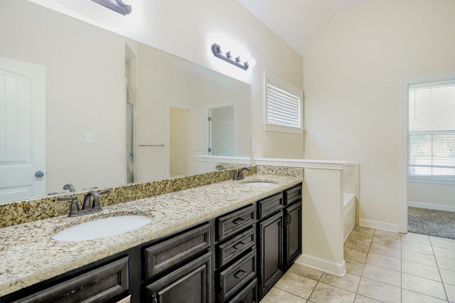7935 Country Lake Dr Property Photo 15