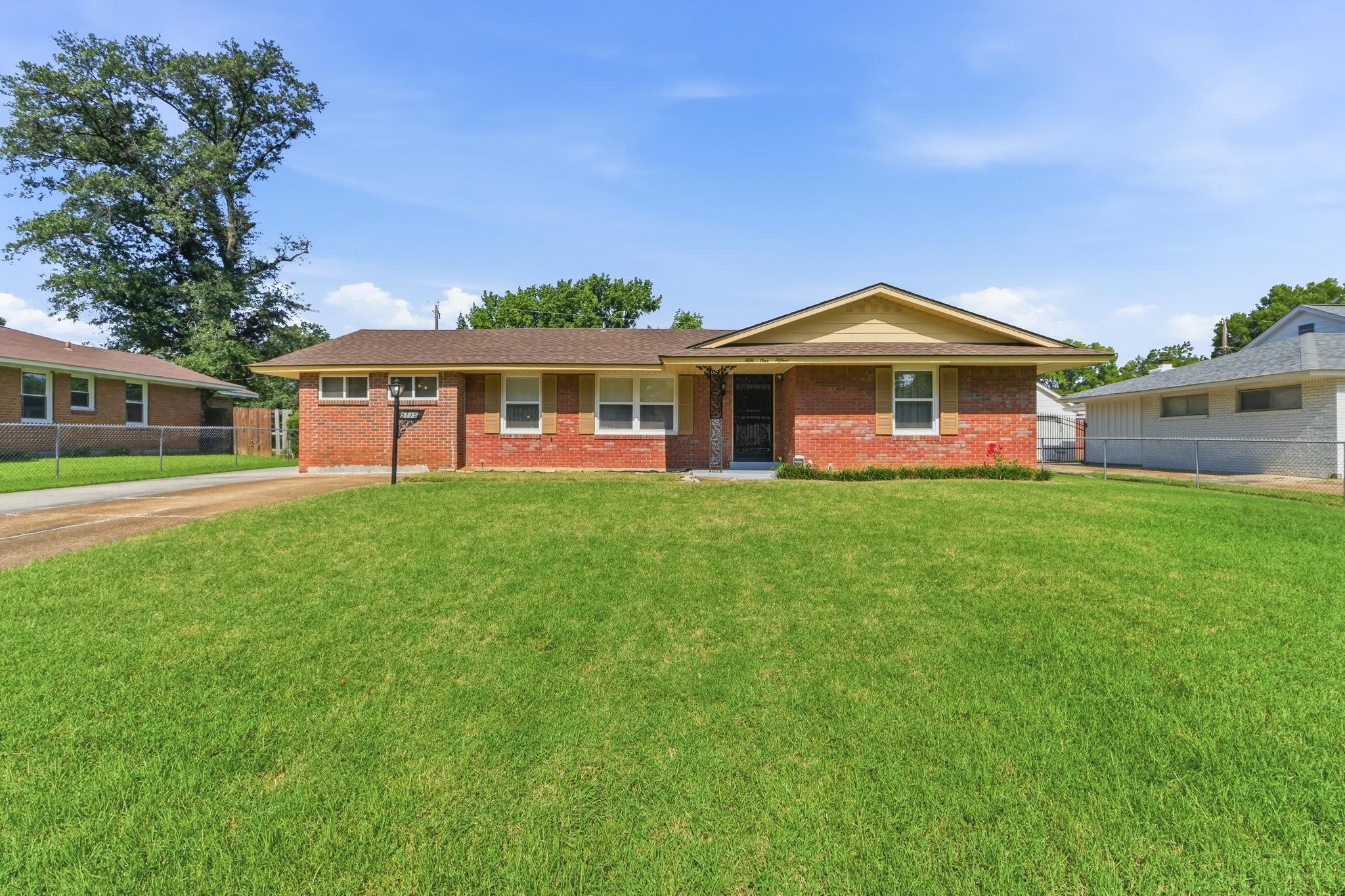 5115 Lexie Dr Property Photo 2