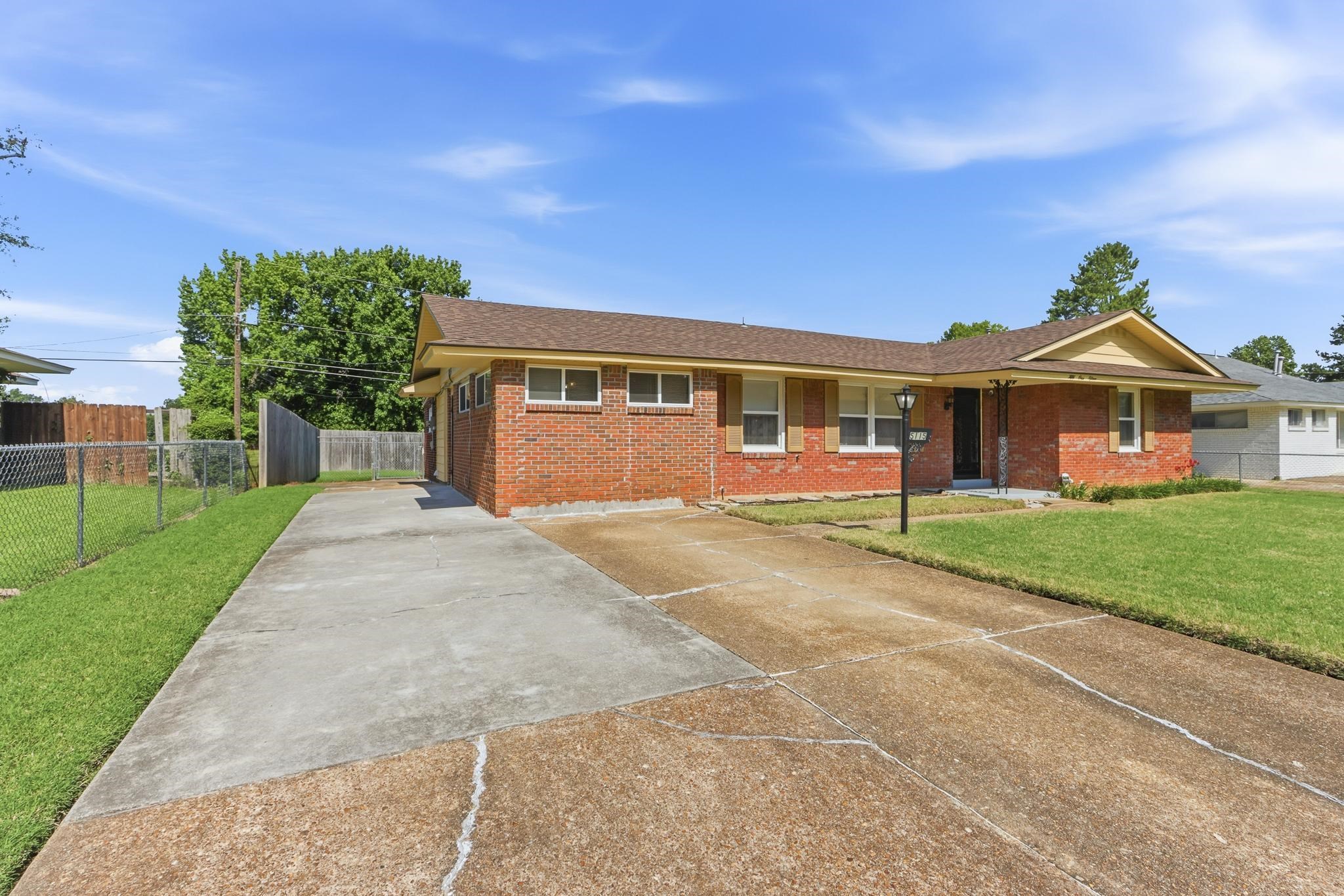 5115 Lexie Dr Property Photo 3