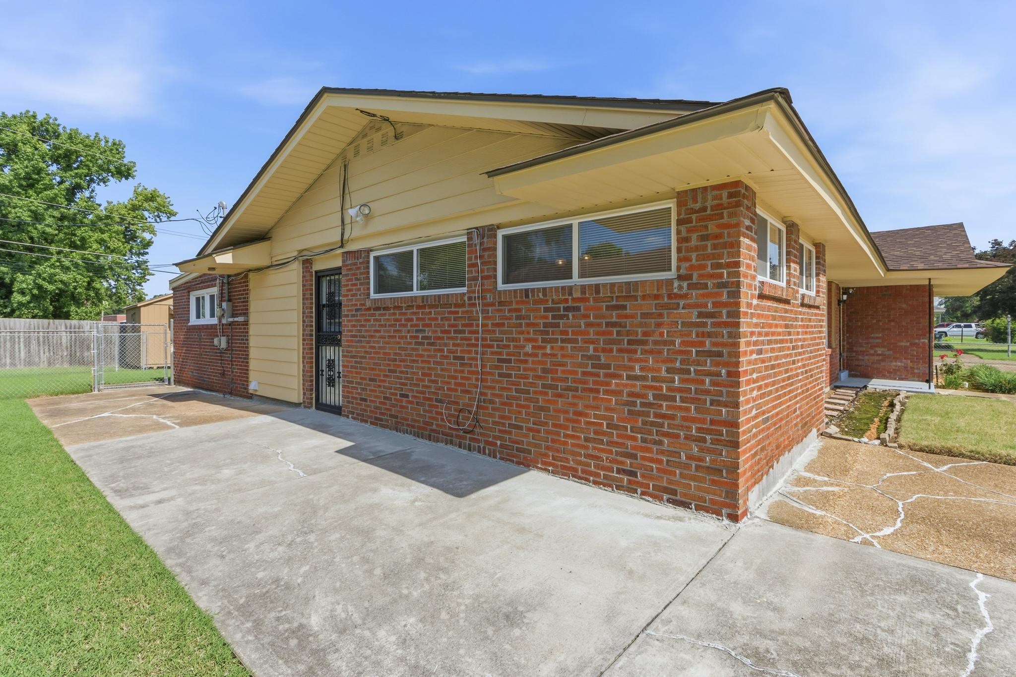 5115 Lexie Dr Property Photo 4