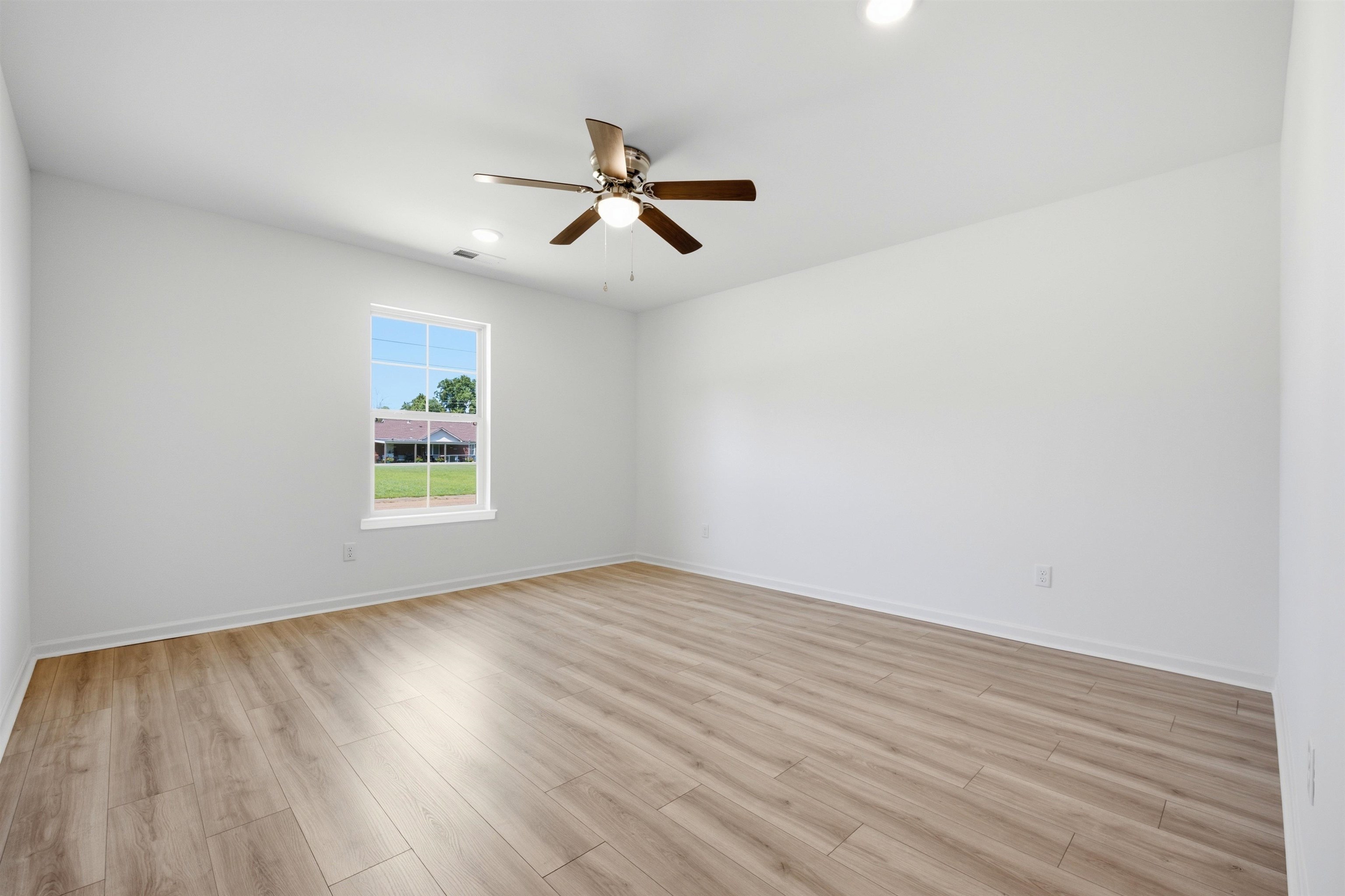 25 Foxchase Dr Property Photo 8