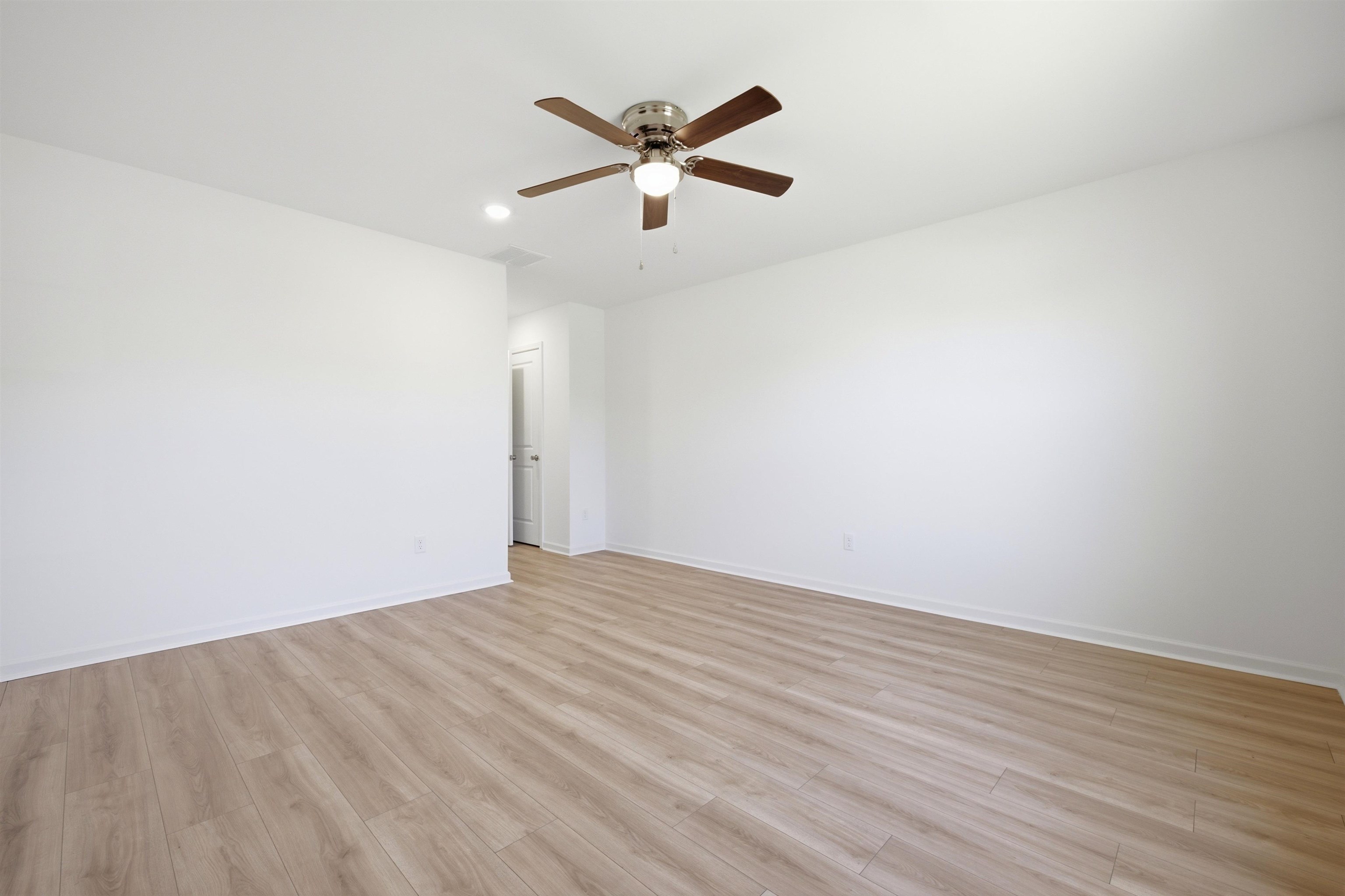 25 Foxchase Dr Property Photo 9