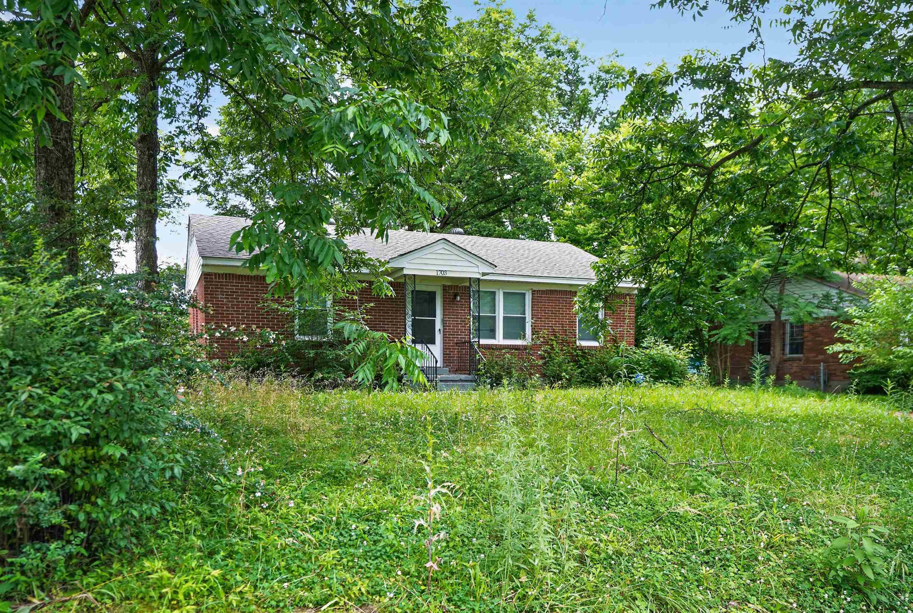 1703 Corning Ave Property Photo 2