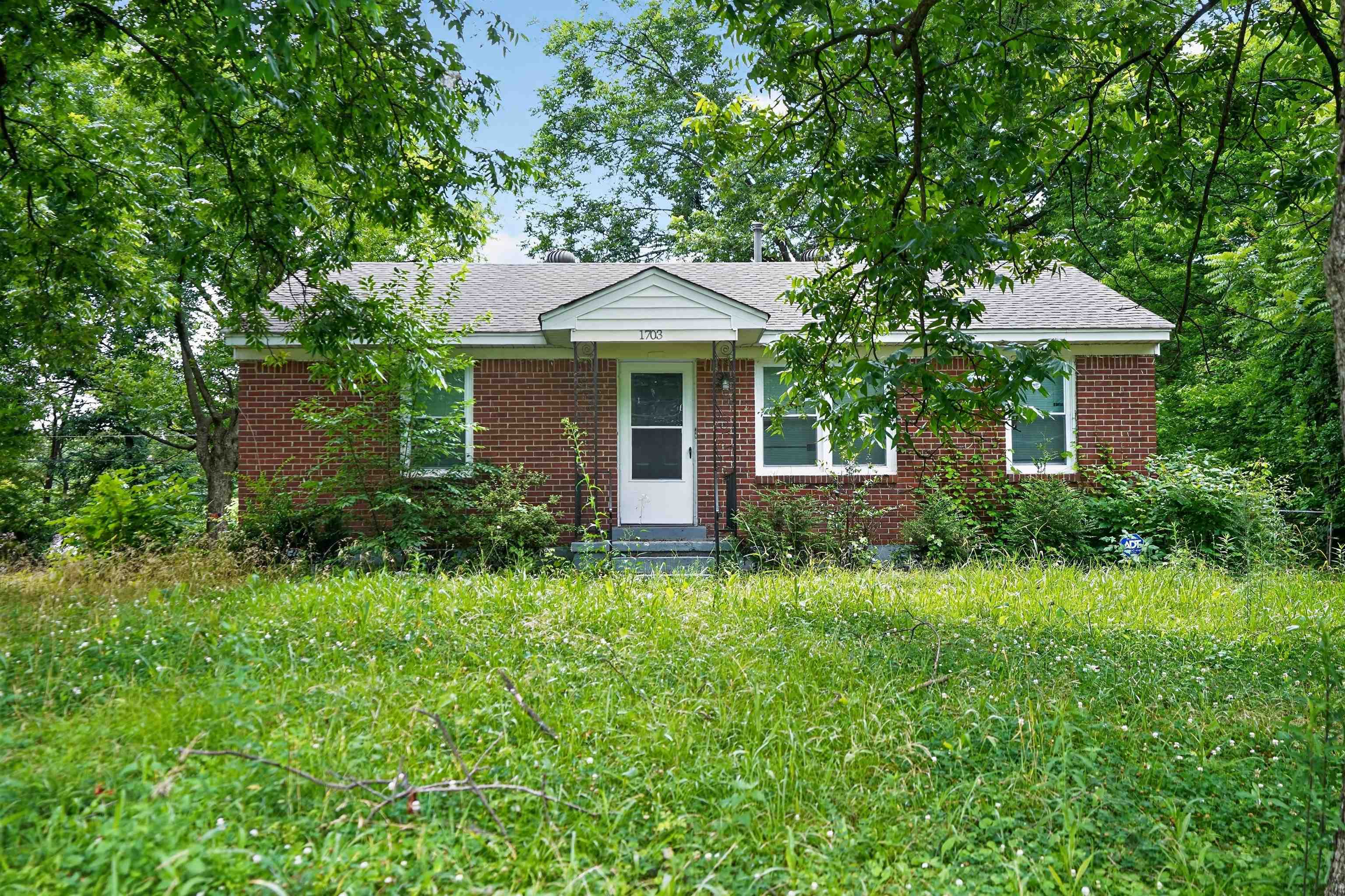 1703 Corning Ave Property Photo 3
